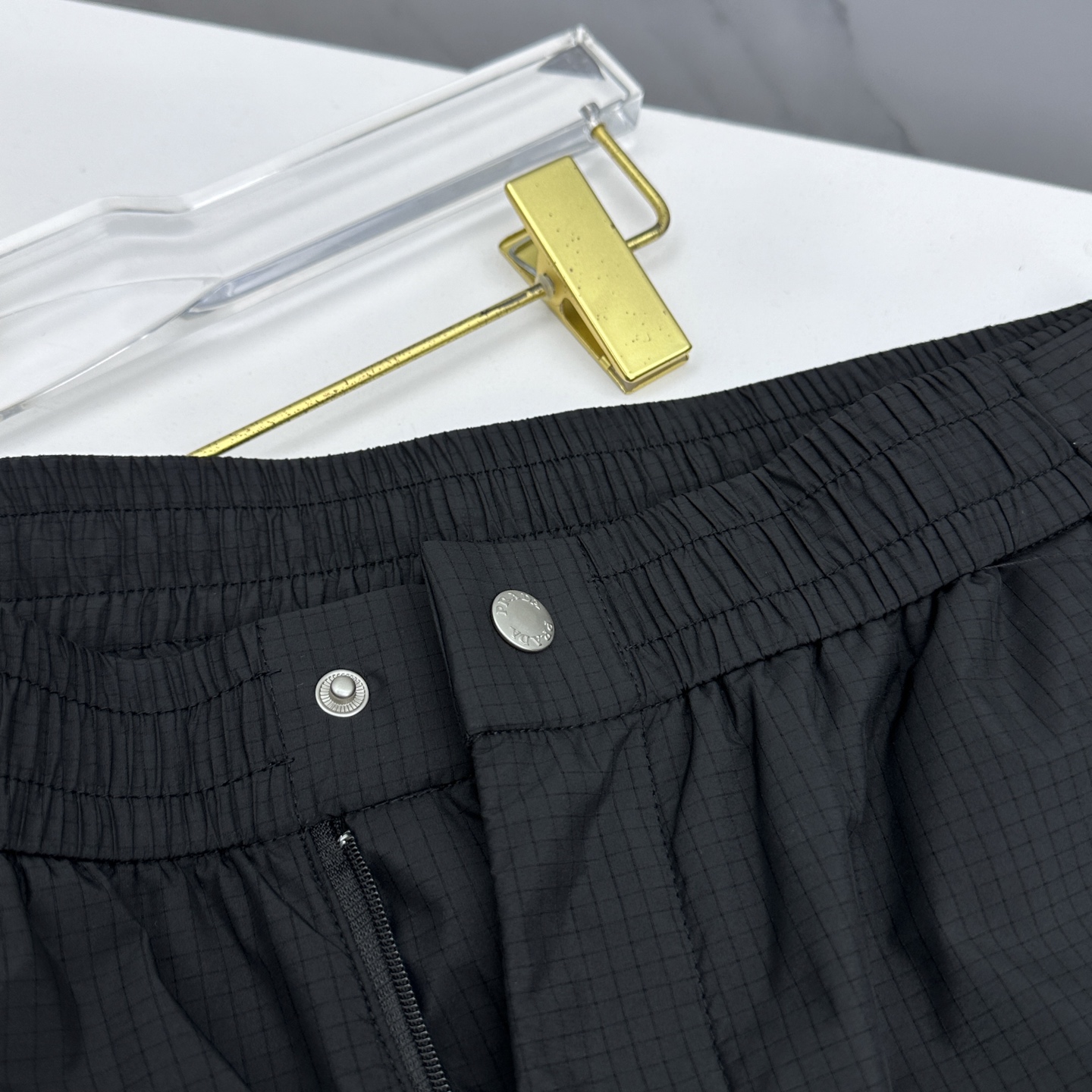 🆕PRADA普拉达 25年秋冬新款休闲裤 时尚设计独家单品，奢华经典品牌设计，定制进口高端五金辅料制作，