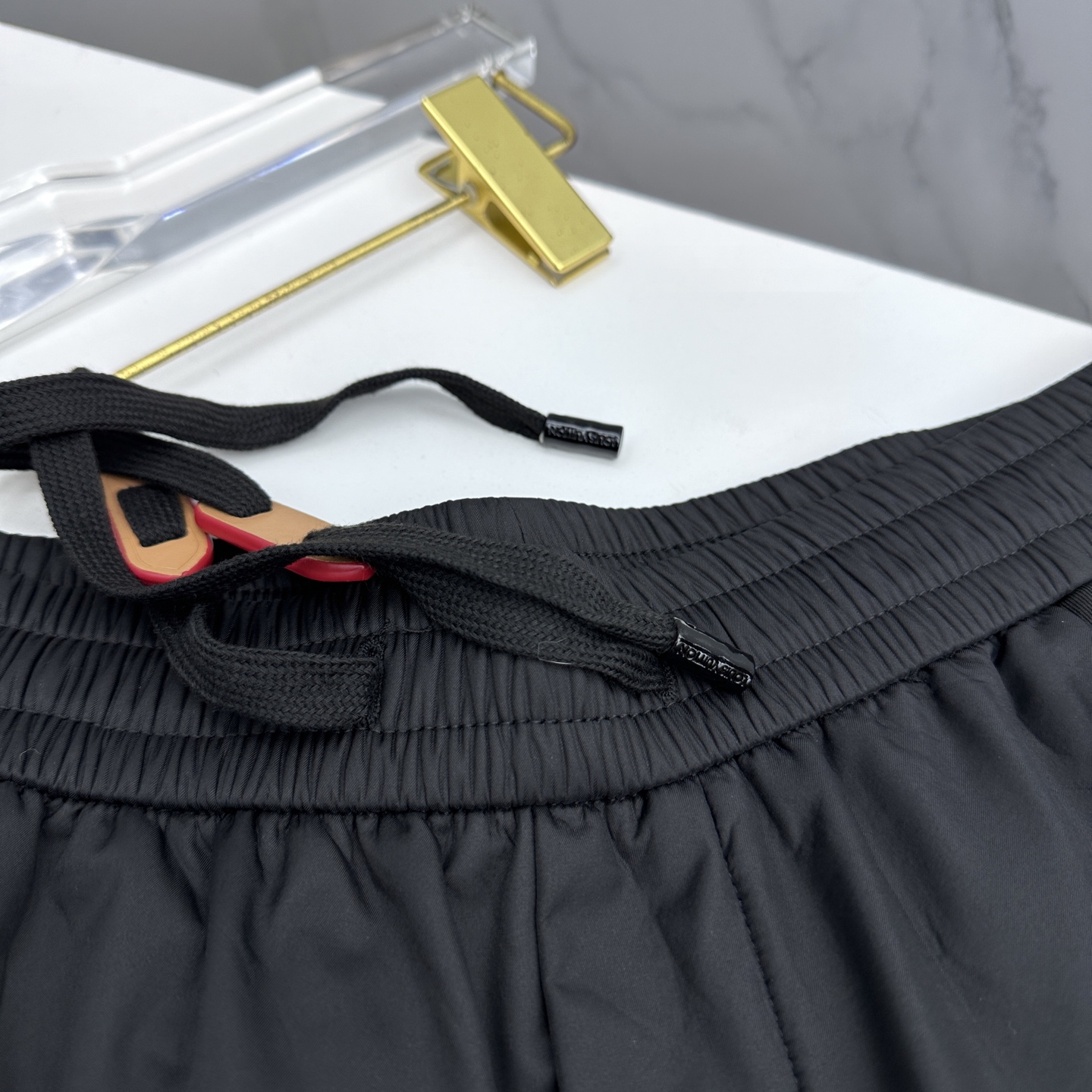 🆕LV路易威登 25年秋冬新款休闲裤凹凸印花拼接，时尚设计独家单品，奢华经典品牌设计，定制进口高端五金辅