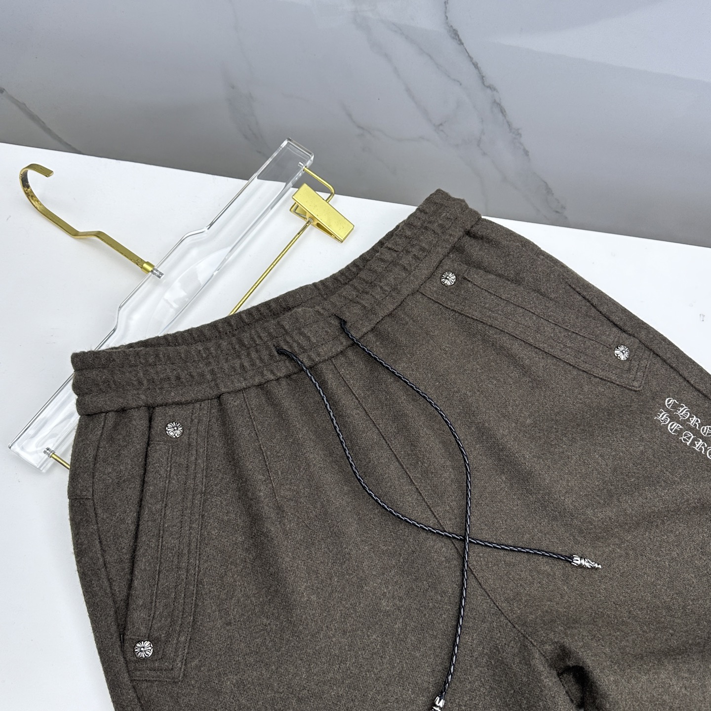 🆕CH*克罗心 25年秋冬新款休闲裤时尚设计独家单品，奢华经典品牌设计，定制进口高端五金辅料制作，细节处