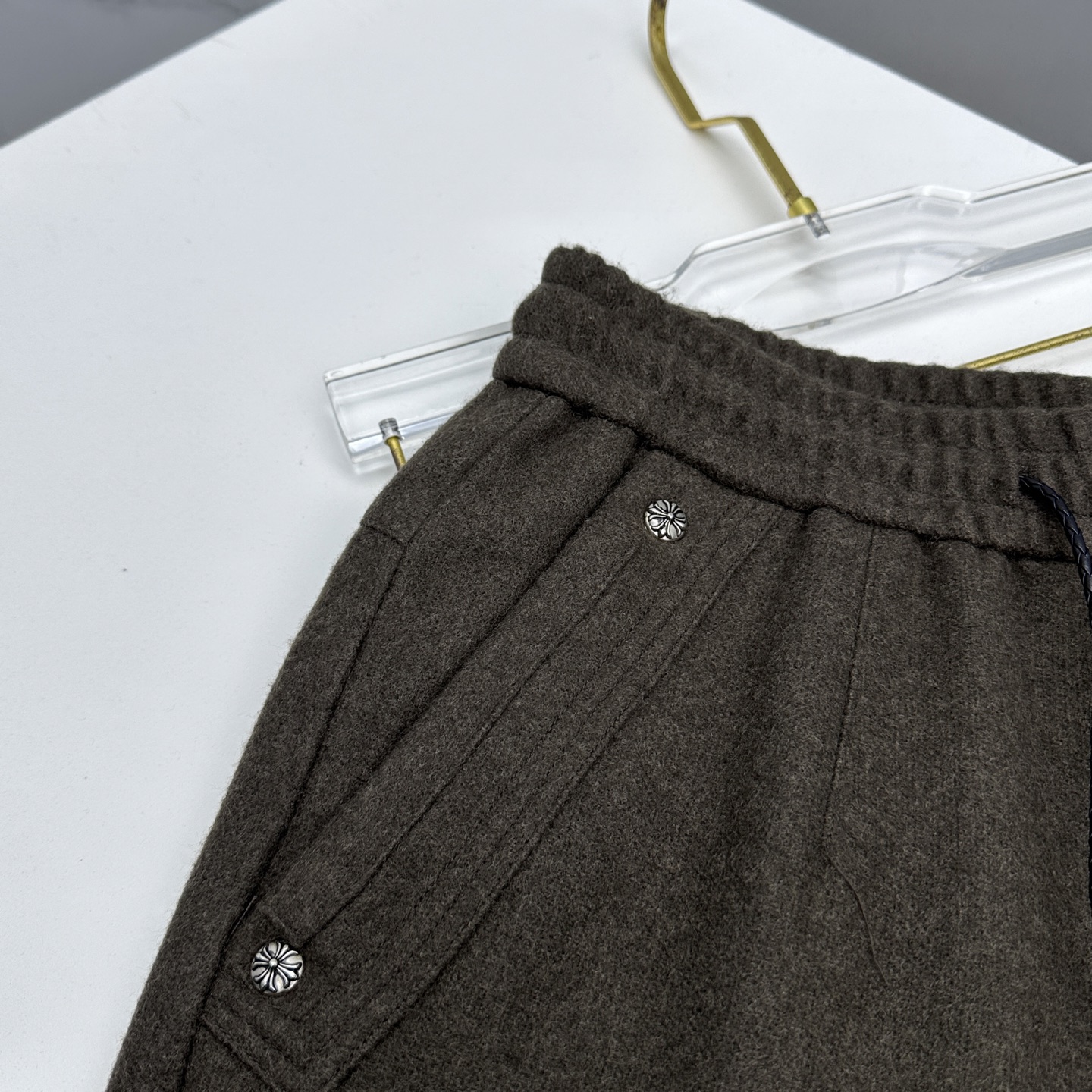 🆕CH*克罗心 25年秋冬新款休闲裤时尚设计独家单品，奢华经典品牌设计，定制进口高端五金辅料制作，细节处