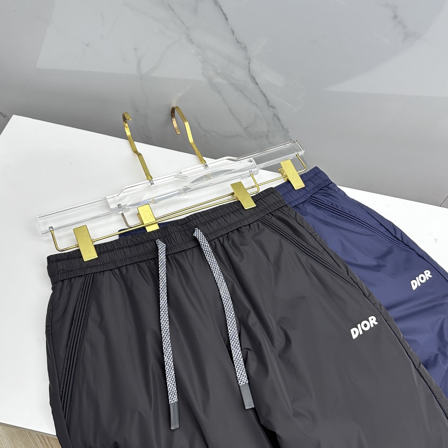 🆕Dior迪奥 25年秋冬新款休闲裤起绒内衬保暖在线，时尚设计独家单品，奢华经典品牌设计，定制进口高端五