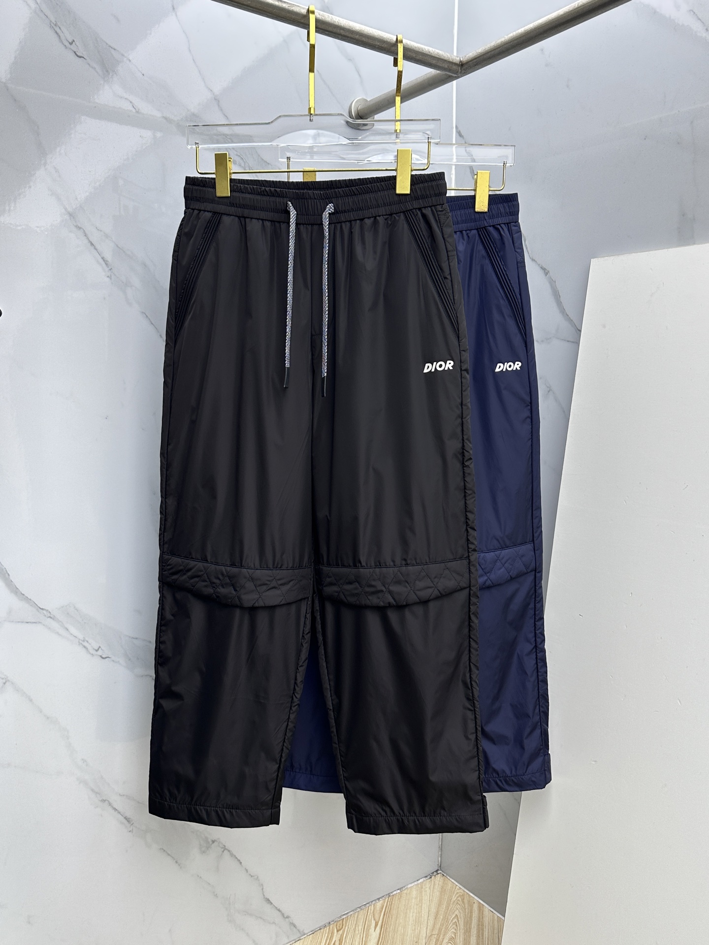 🆕Dior迪奥 25年秋冬新款休闲裤起绒内衬保暖在线，时尚设计独家单品，奢华经典品牌设计，定制进口高端五