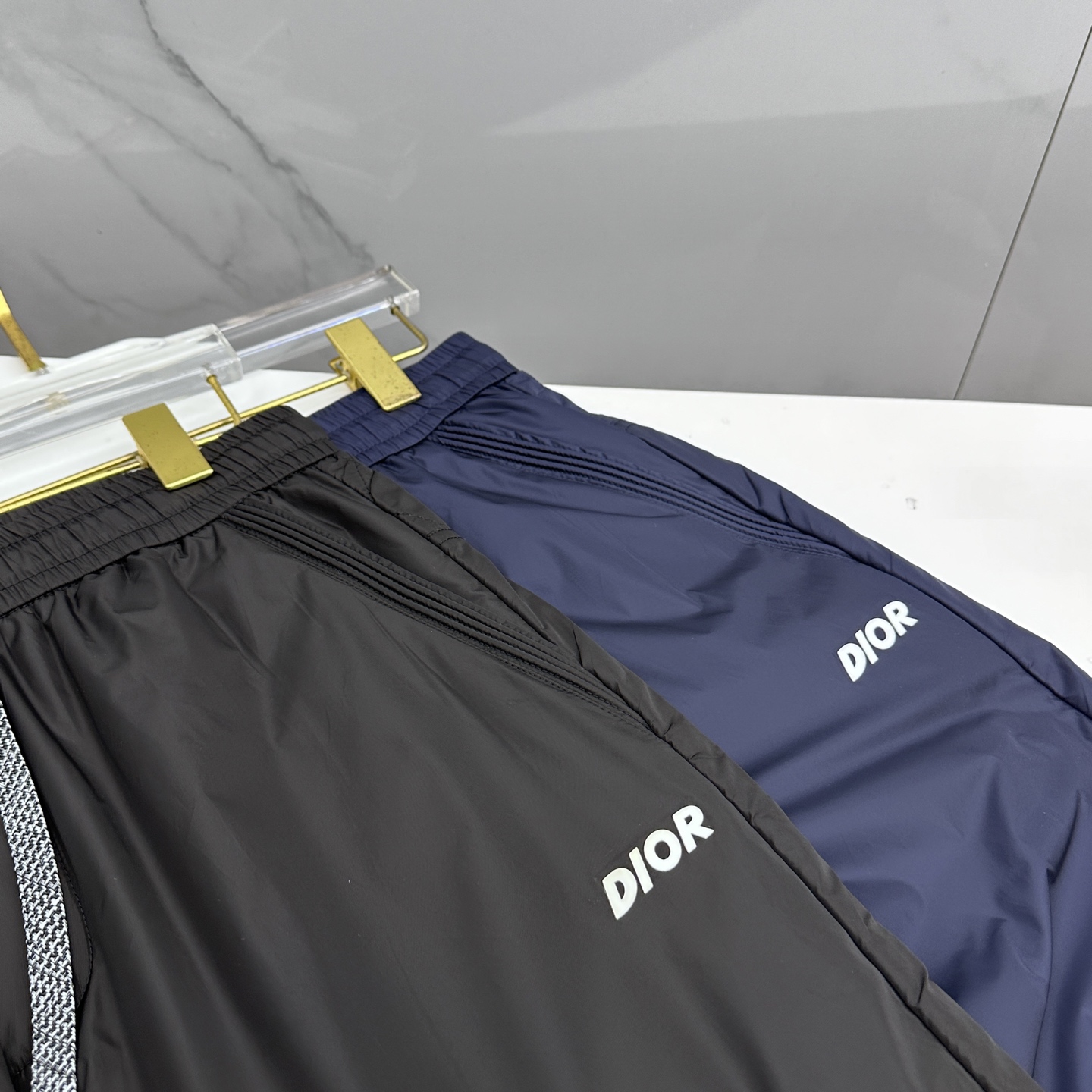 🆕Dior迪奥 25年秋冬新款休闲裤起绒内衬保暖在线，时尚设计独家单品，奢华经典品牌设计，定制进口高端五