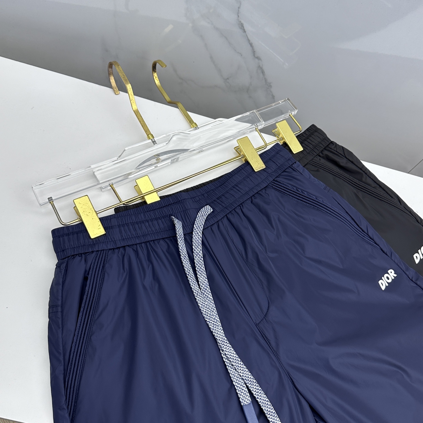 🆕Dior迪奥 25年秋冬新款休闲裤起绒内衬保暖在线，时尚设计独家单品，奢华经典品牌设计，定制进口高端五