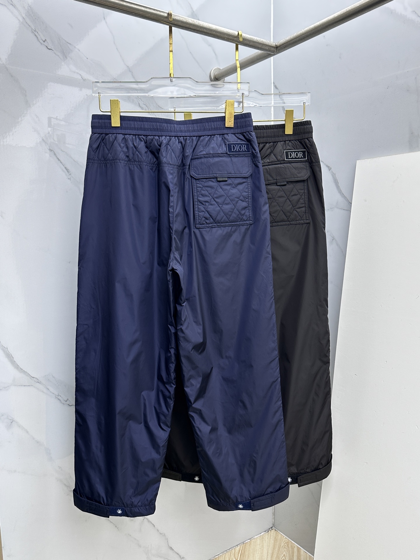 🆕Dior迪奥 25年秋冬新款休闲裤起绒内衬保暖在线，时尚设计独家单品，奢华经典品牌设计，定制进口高端五