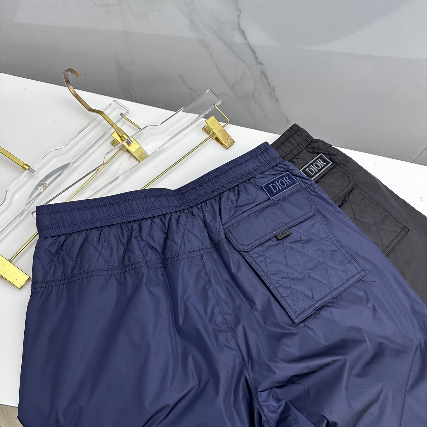 🆕Dior迪奥 25年秋冬新款休闲裤起绒内衬保暖在线，时尚设计独家单品，奢华经典品牌设计，定制进口高端五