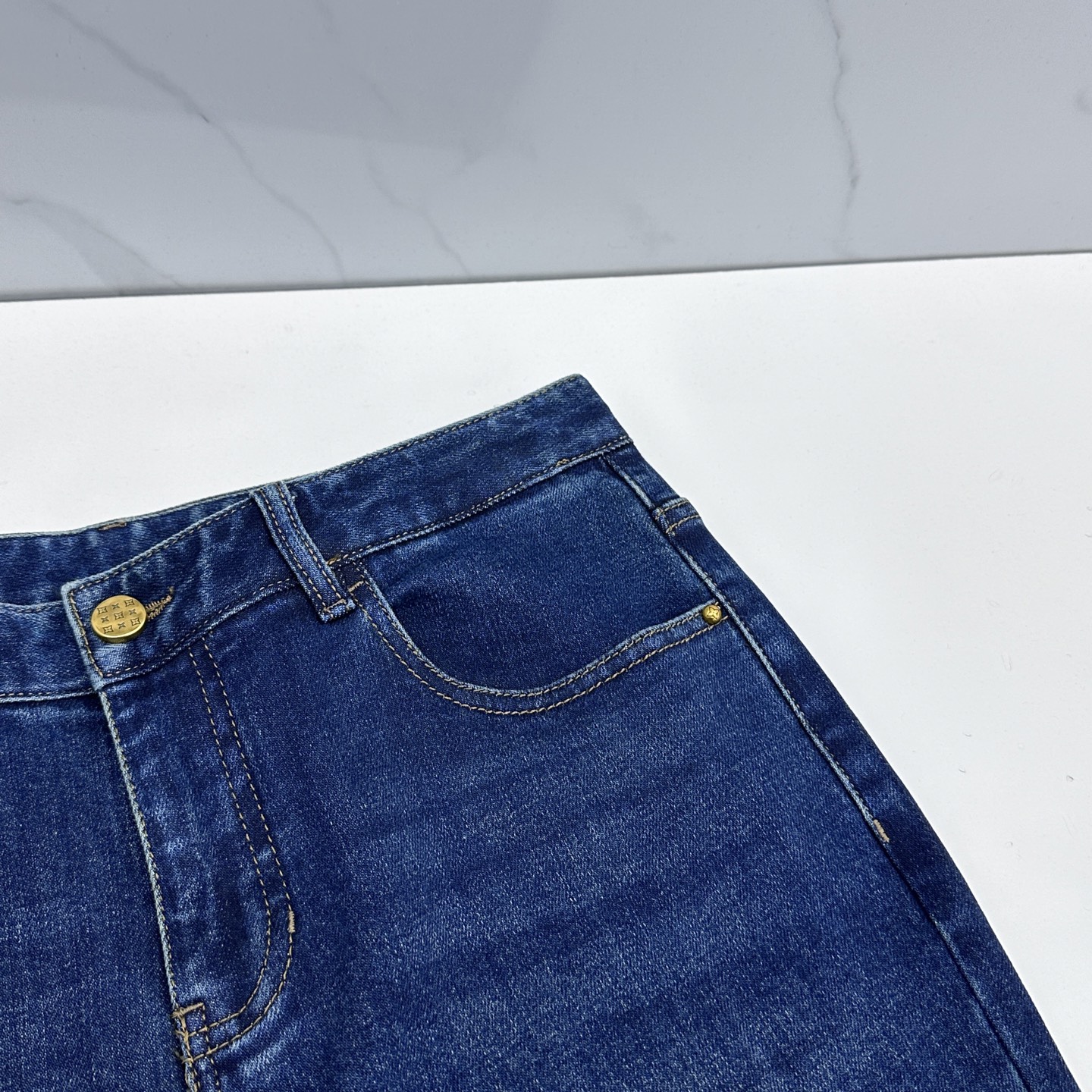 🆕1V路易威登 男装系列属于时装圈无法复制和取代的存在，代表着意式典型的品牌 工艺、品质及剪裁设计都堪称