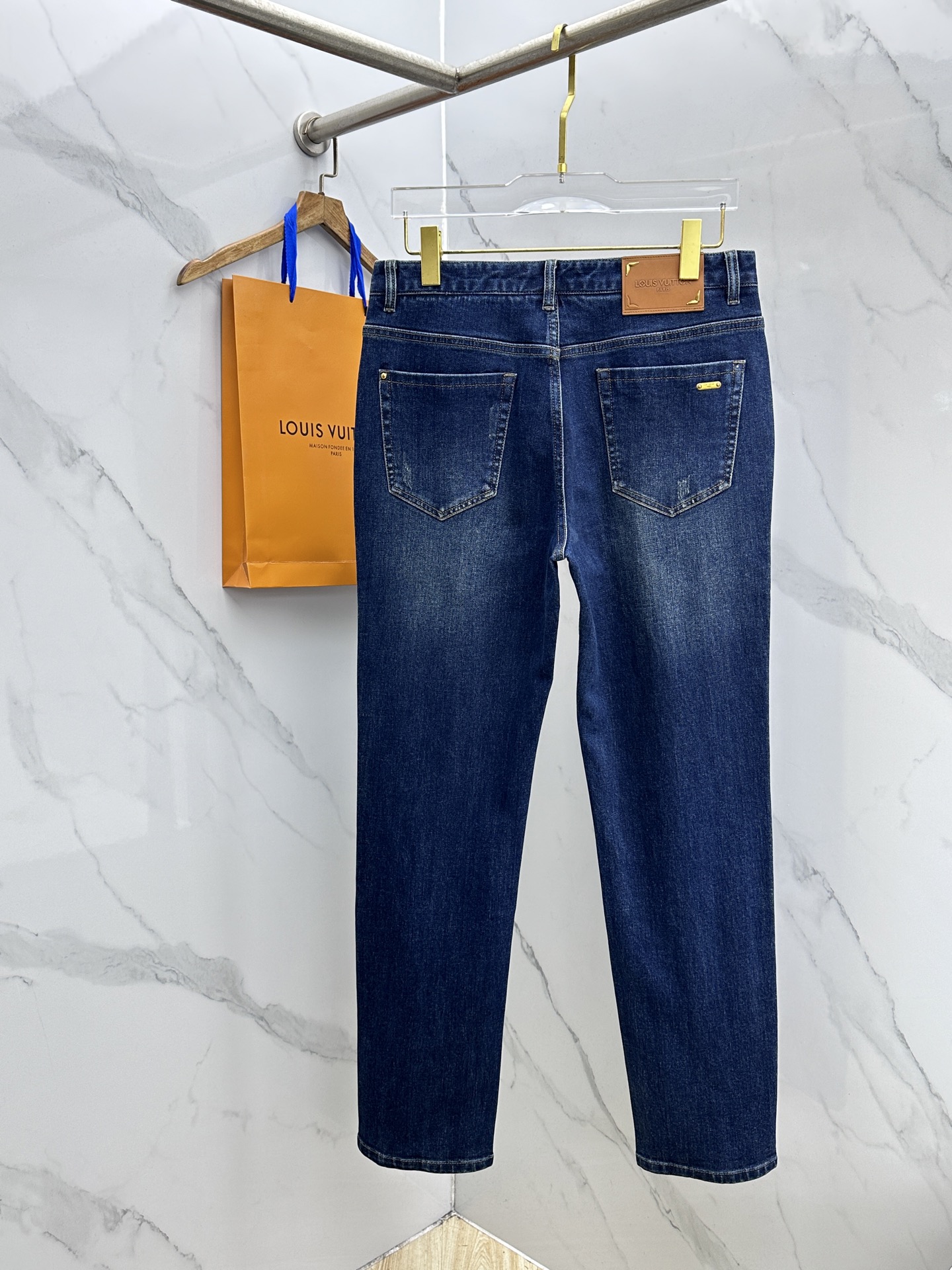 🆕1V路易威登 男装系列属于时装圈无法复制和取代的存在，代表着意式典型的品牌 工艺、品质及剪裁设计都堪称