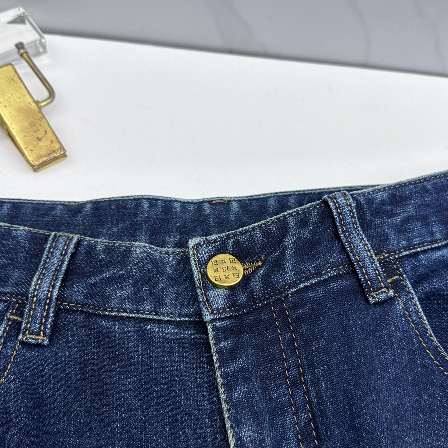 🆕1V路易威登 男装系列属于时装圈无法复制和取代的存在，代表着意式典型的品牌 工艺、品质及剪裁设计都堪称