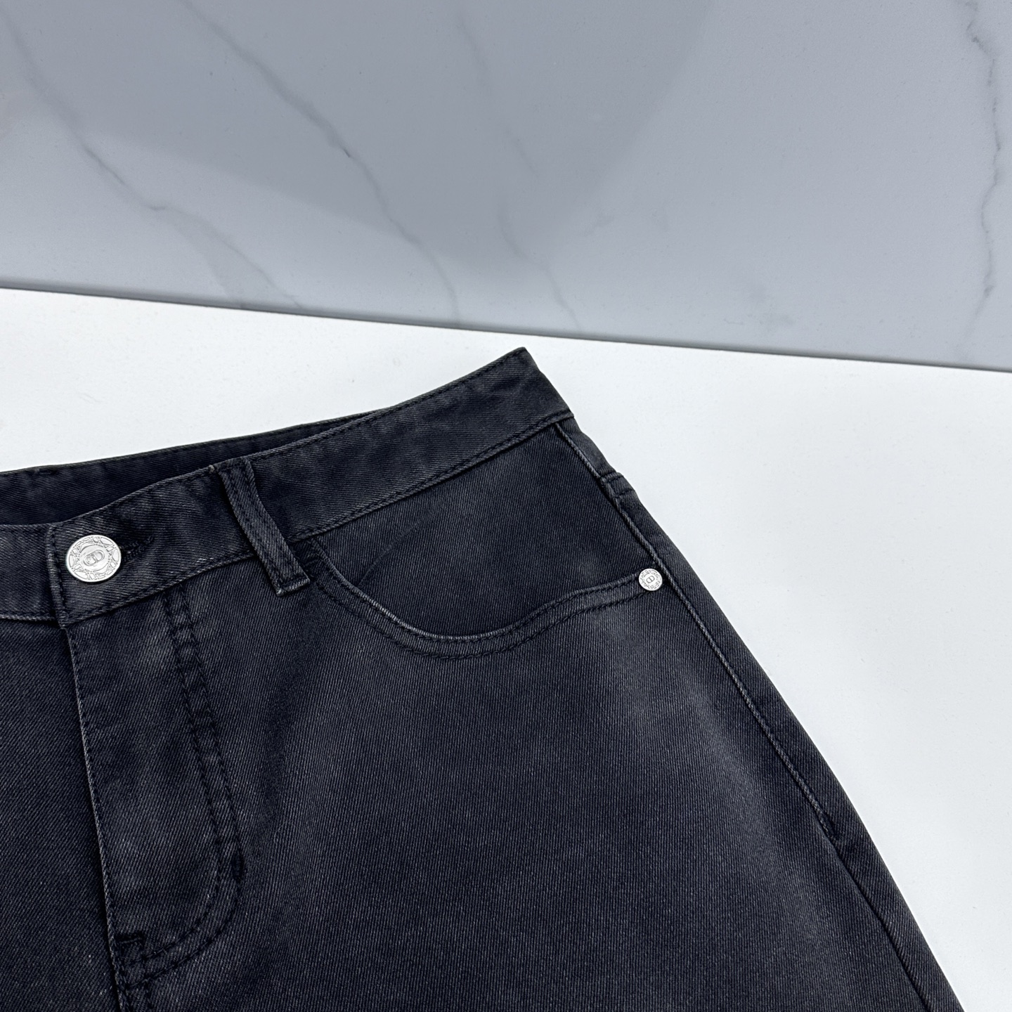 🆕CD迪奥 男装系列属于时装圈无法复制和取代的存在，代表着意式典型的品牌 工艺、品质及剪裁设计都堪称一流