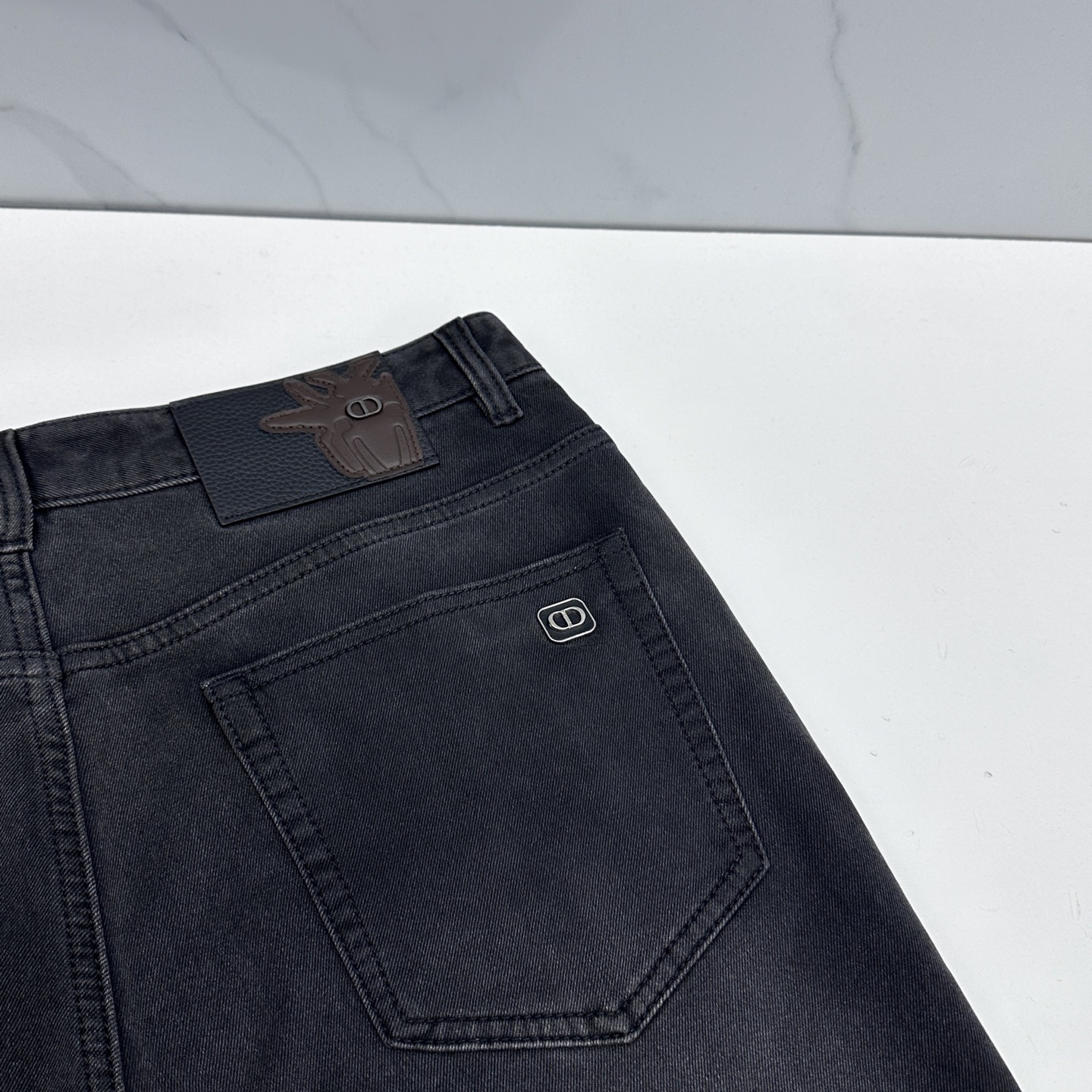 🆕CD迪奥 男装系列属于时装圈无法复制和取代的存在，代表着意式典型的品牌 工艺、品质及剪裁设计都堪称一流