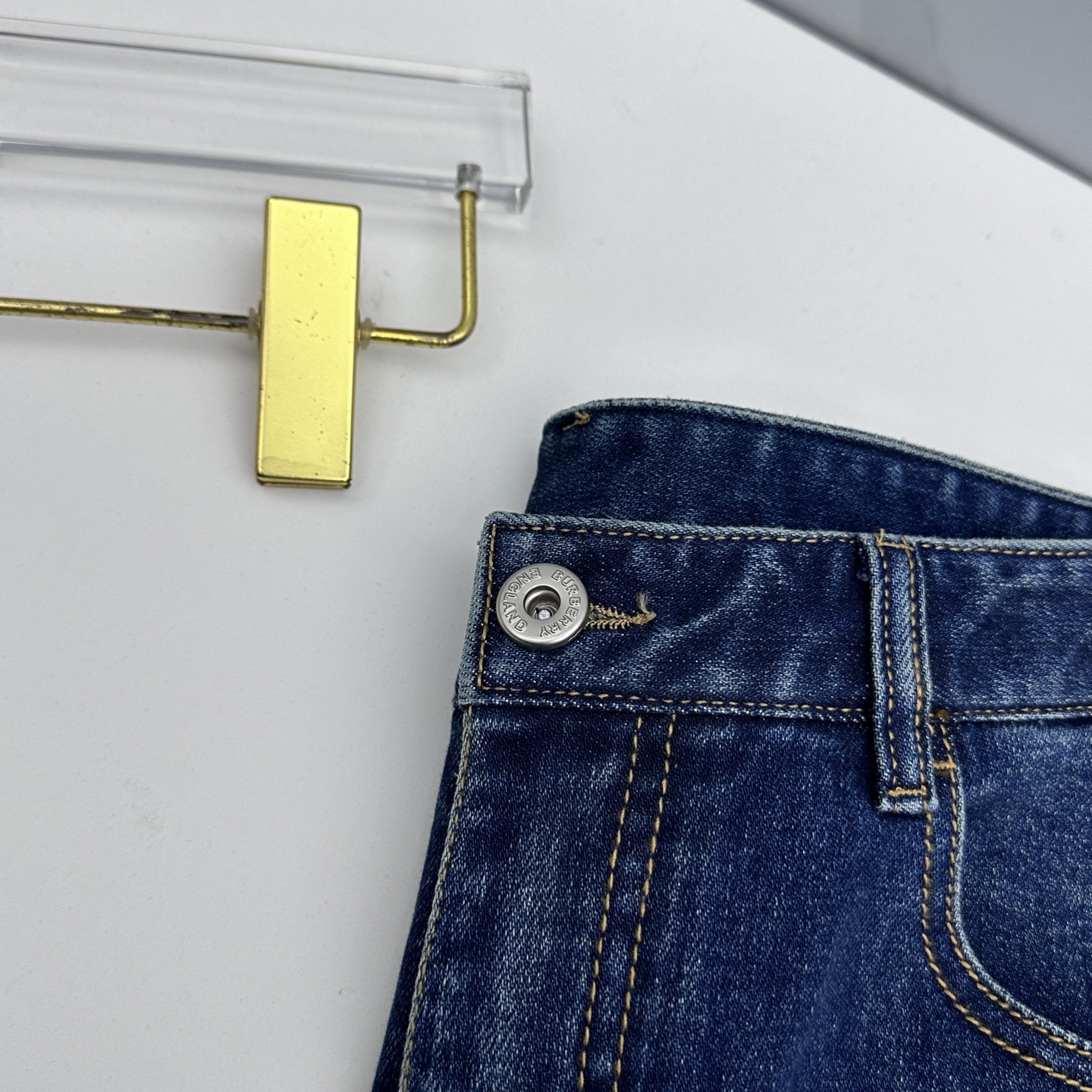 🆕BBR巴宝莉 男装系列属于时装圈无法复制和取代的存在，代表着意式典型的品牌 工艺、品质及剪裁设计都堪称