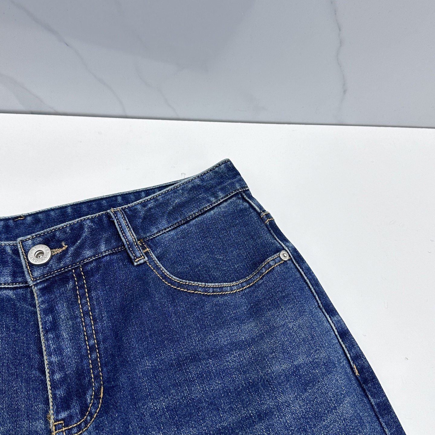 🆕BBR巴宝莉 男装系列属于时装圈无法复制和取代的存在，代表着意式典型的品牌 工艺、品质及剪裁设计都堪称