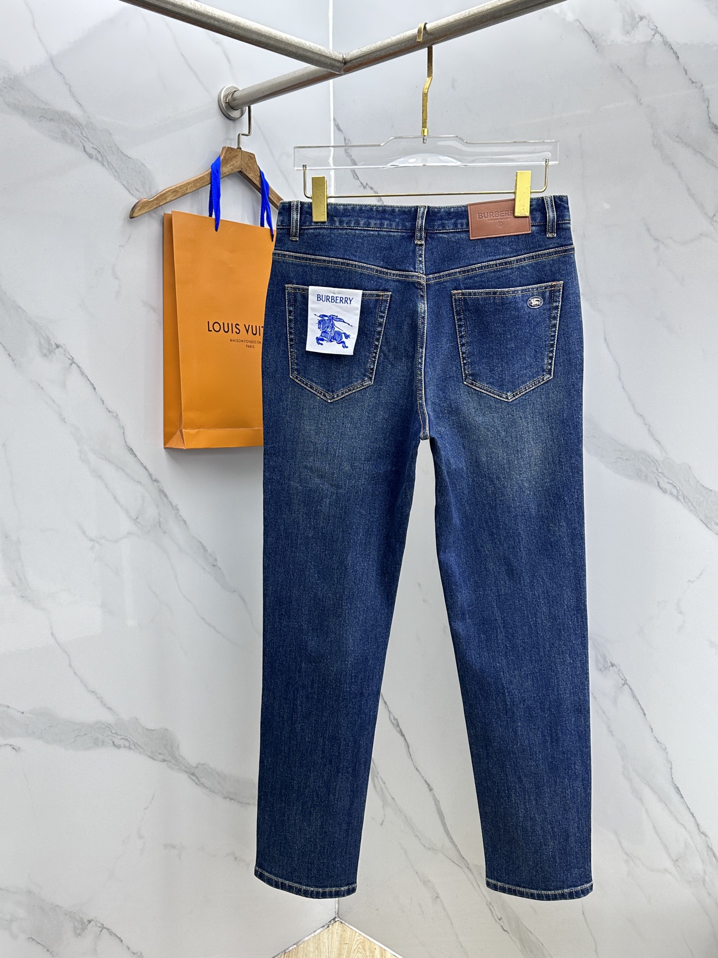 🆕BBR巴宝莉 男装系列属于时装圈无法复制和取代的存在，代表着意式典型的品牌 工艺、品质及剪裁设计都堪称