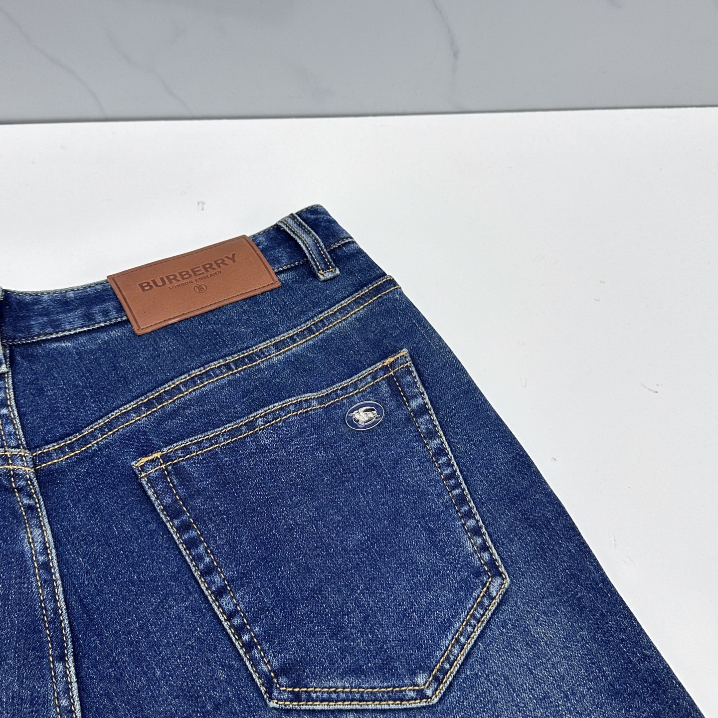 🆕BBR巴宝莉 男装系列属于时装圈无法复制和取代的存在，代表着意式典型的品牌 工艺、品质及剪裁设计都堪称