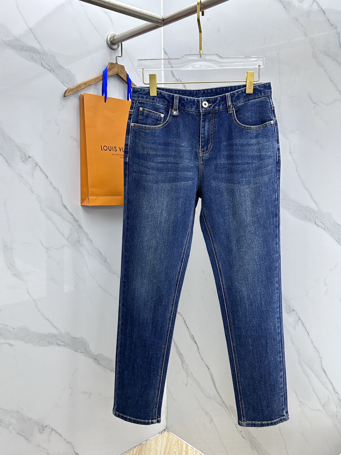 🆕BBR巴宝莉 男装系列属于时装圈无法复制和取代的存在，代表着意式典型的品牌 工艺、品质及剪裁设计都堪称