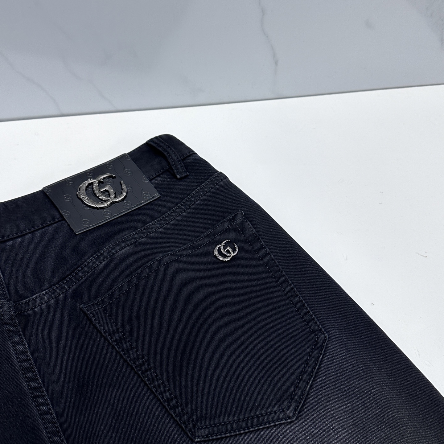 🆕Gucci古驰 男装系列属于时装圈无法复制和取代的存在，代表着意式典型的品牌 工艺、品质及剪裁设计都堪