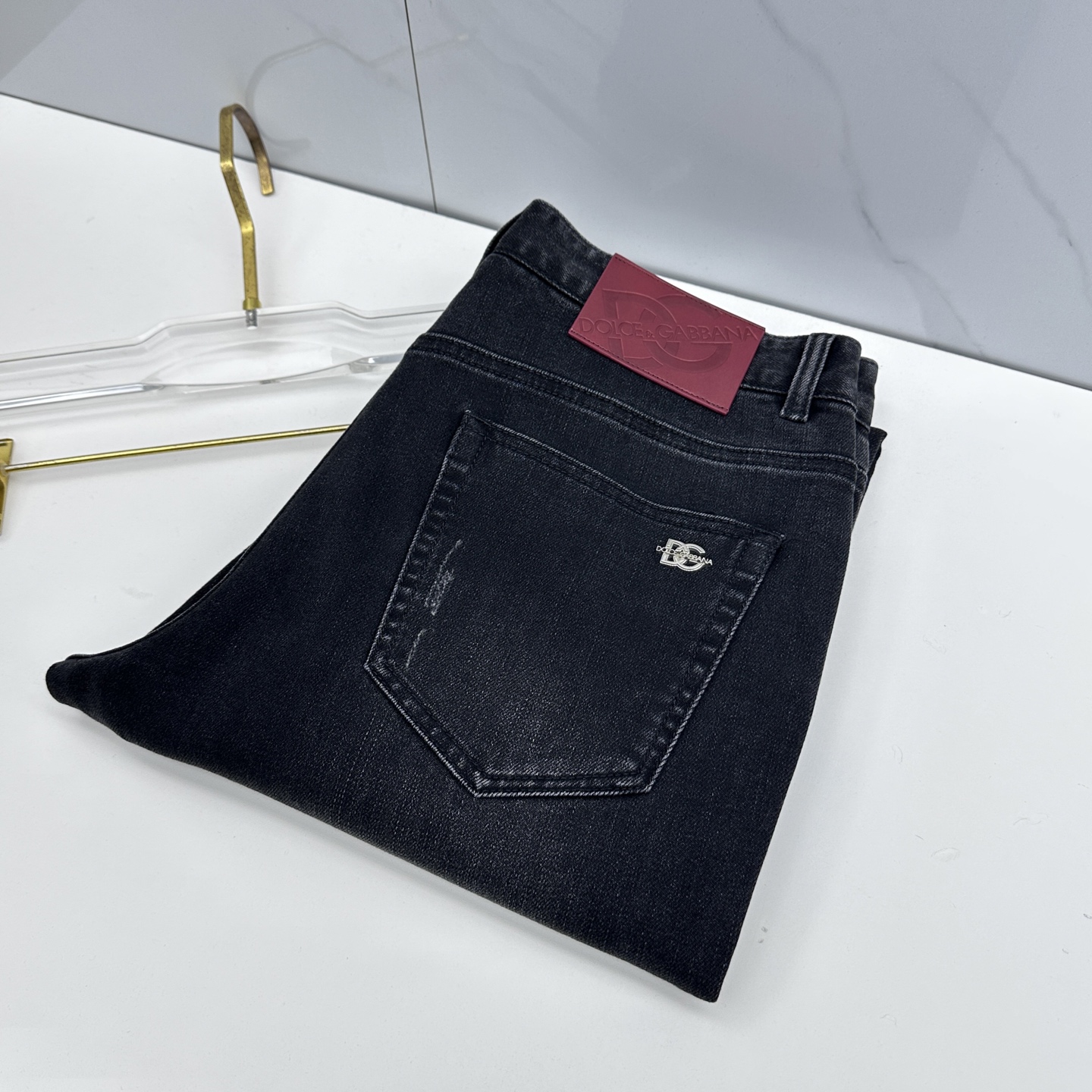 🆕1V路易威登 男装系列属于时装圈无法复制和取代的存在，代表着意式典型的品牌 工艺、品质及剪裁设计都堪称