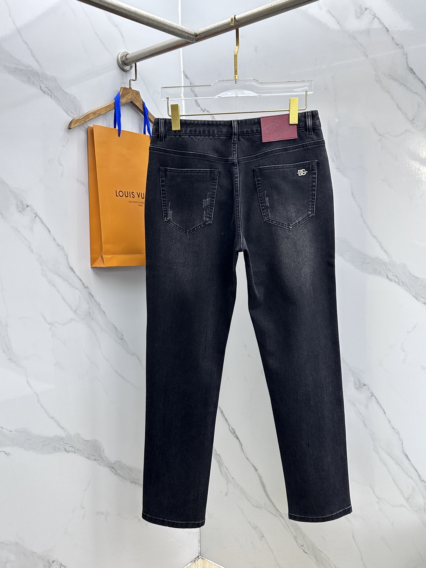 🆕1V路易威登 男装系列属于时装圈无法复制和取代的存在，代表着意式典型的品牌 工艺、品质及剪裁设计都堪称