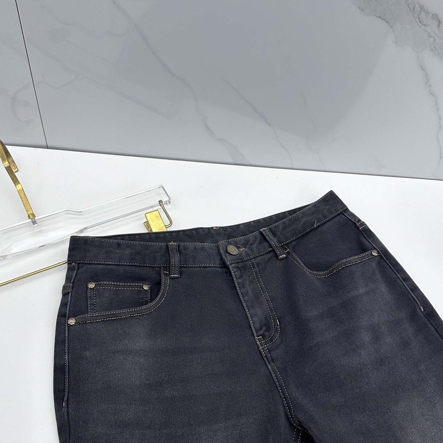 🆕1V路易威登 男装系列属于时装圈无法复制和取代的存在，代表着意式典型的品牌 工艺、品质及剪裁设计都堪称