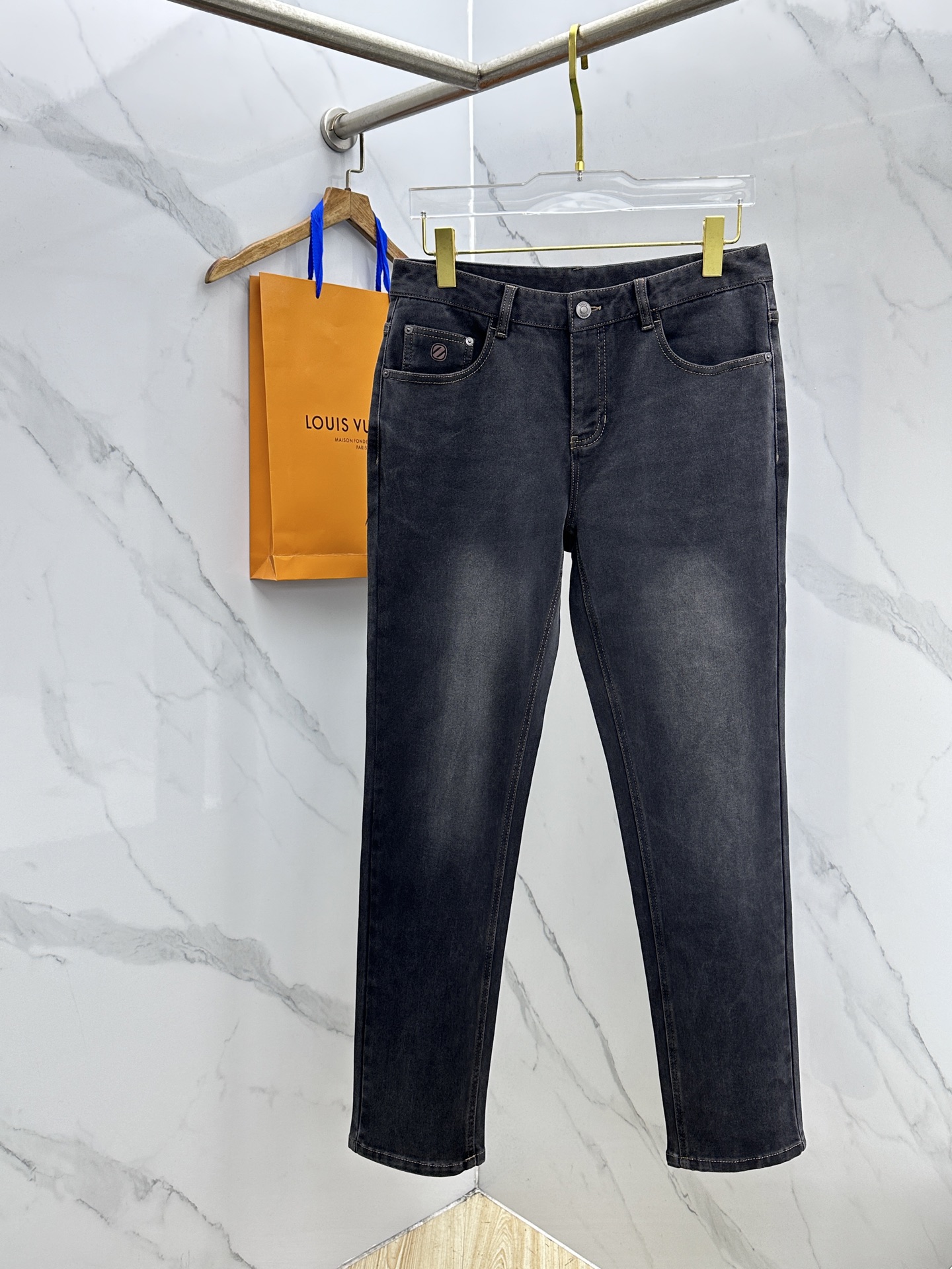 🆕ZEGNA杰尼亚 男装系列属于时装圈无法复制和取代的存在，代表着意式典型的品牌 工艺、品质及剪裁设计都