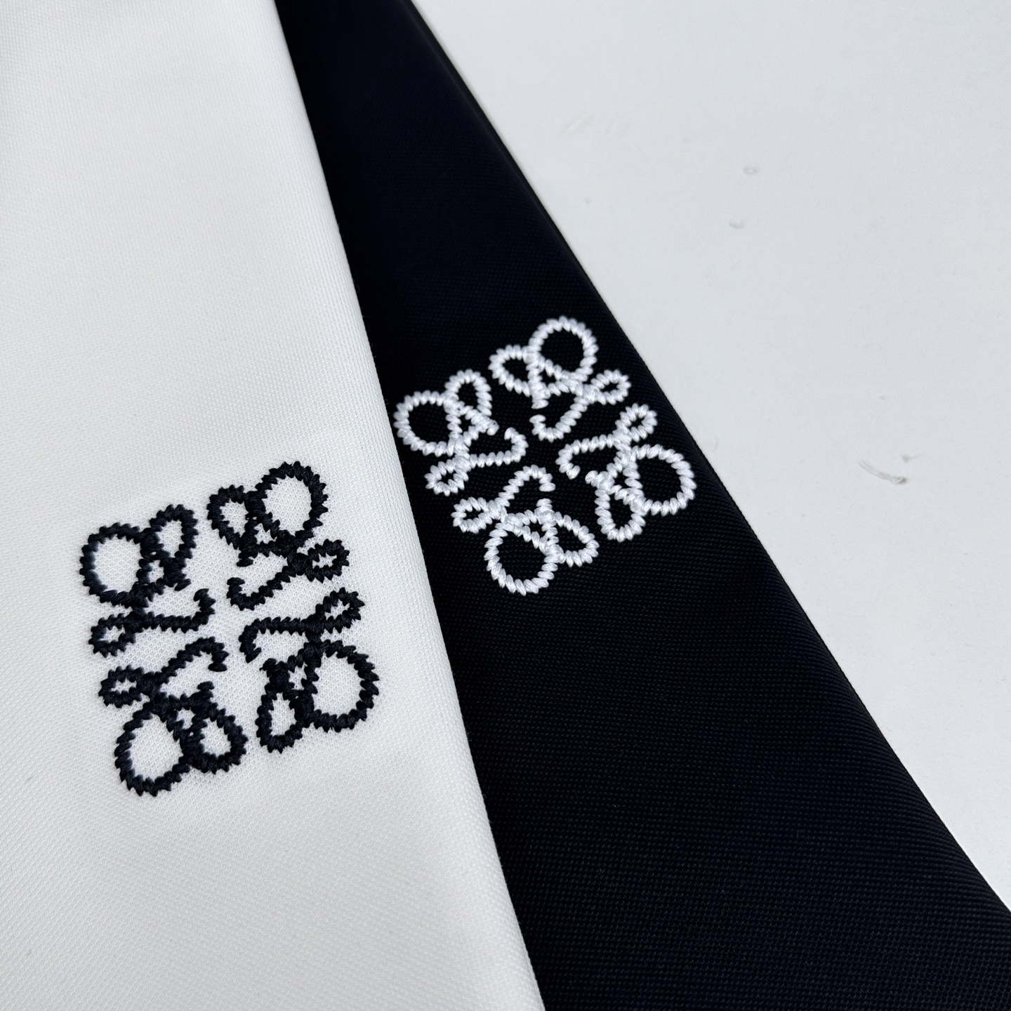 🆕LOEWE罗意威 2026春夏新款简约logo刺绣短袖 细珠地纯棉面料 多元化搭配 是眼下时尚前沿的创