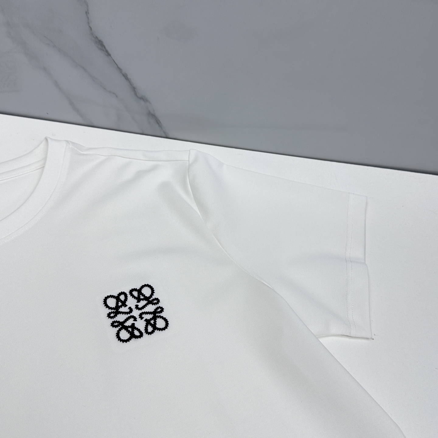 🆕LOEWE罗意威 2026春夏新款简约logo刺绣短袖 细珠地纯棉面料 多元化搭配 是眼下时尚前沿的创