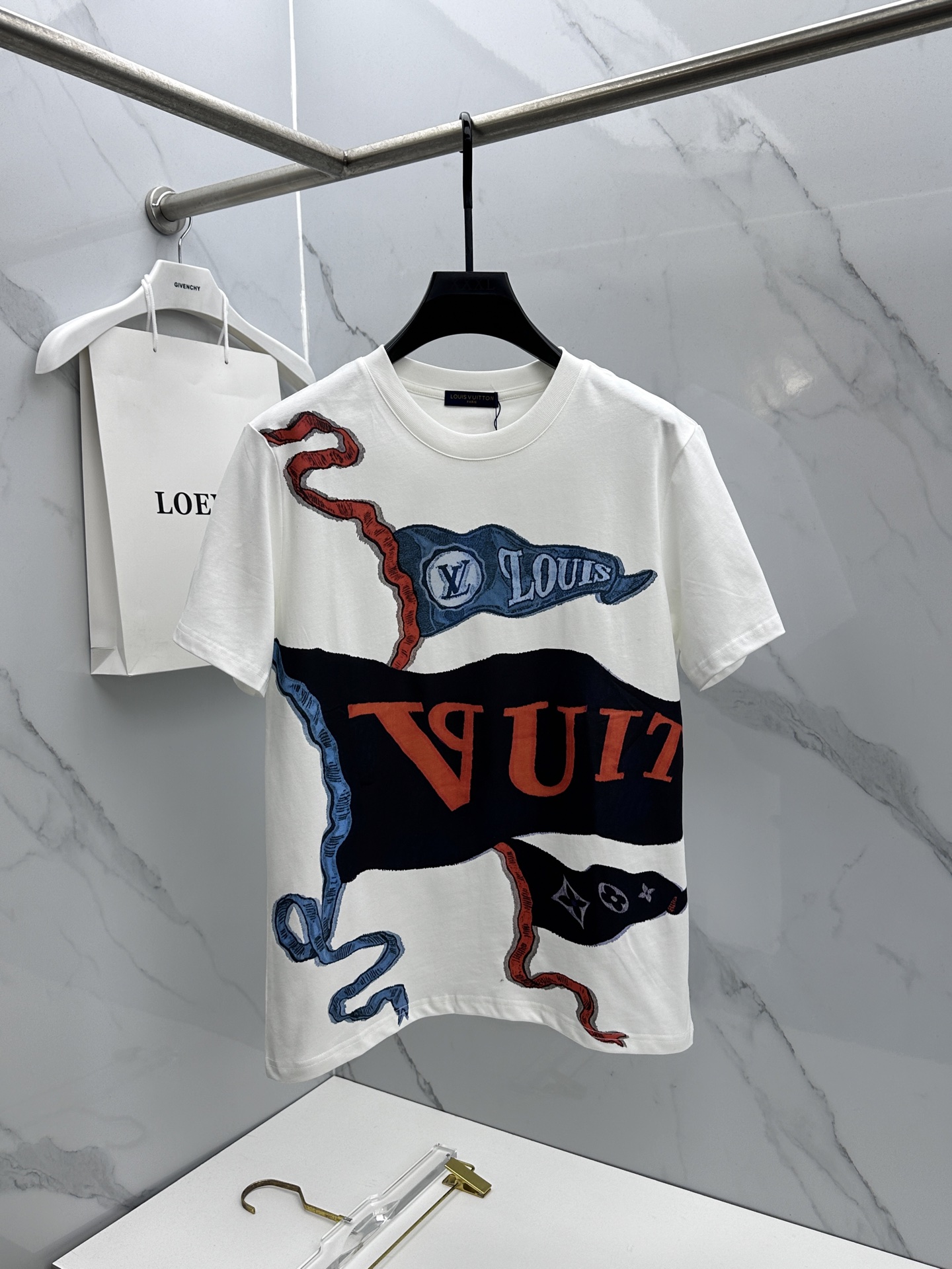 🆕LV路易威登 2026春夏新款印花短袖 纯棉面料 多元化搭配 是眼下时尚前沿的创新趋势 复古与现代化元