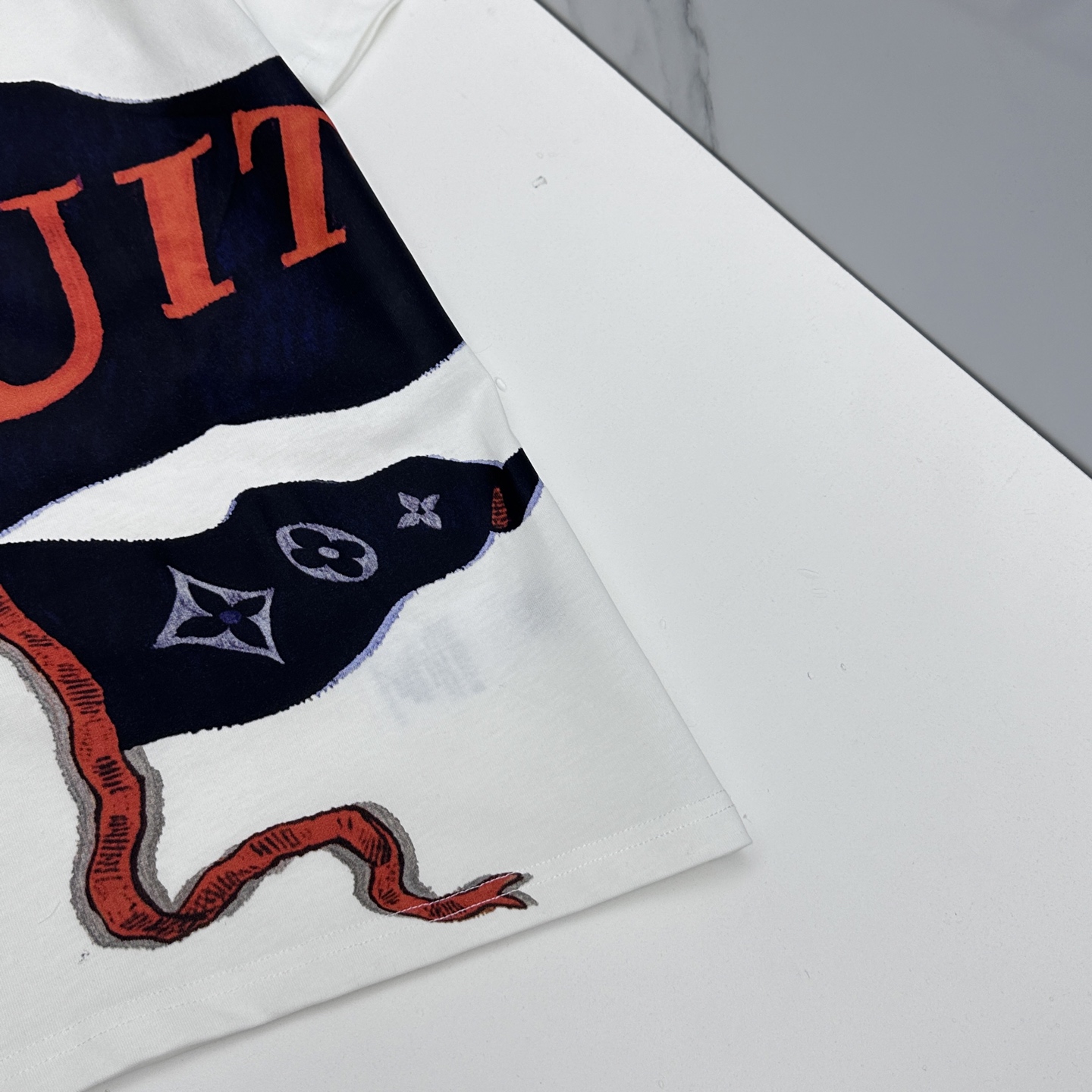 🆕LV路易威登 2026春夏新款印花短袖 纯棉面料 多元化搭配 是眼下时尚前沿的创新趋势 复古与现代化元