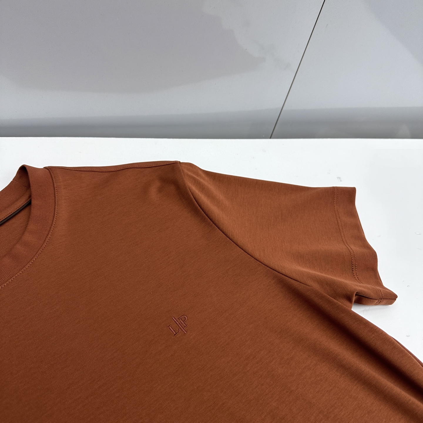 🆕lP🆕 春夏新款简约休闲短袖 精选新疆长绒棉 纱线环保染色定型 面料洗水上身软软舒适 多元化搭配 符合