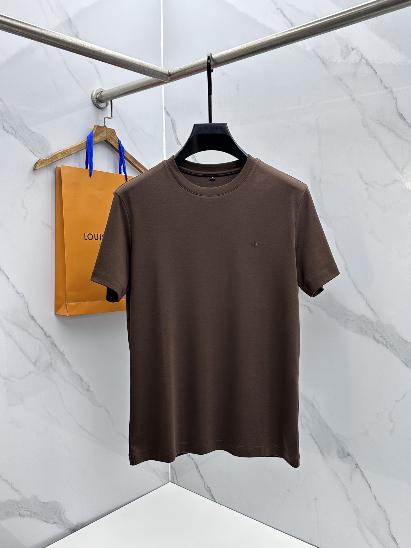 🆕lP🆕 春夏新款简约休闲短袖 精选新疆长绒棉 纱线环保染色定型 面料洗水上身软软舒适 多元化搭配 符合