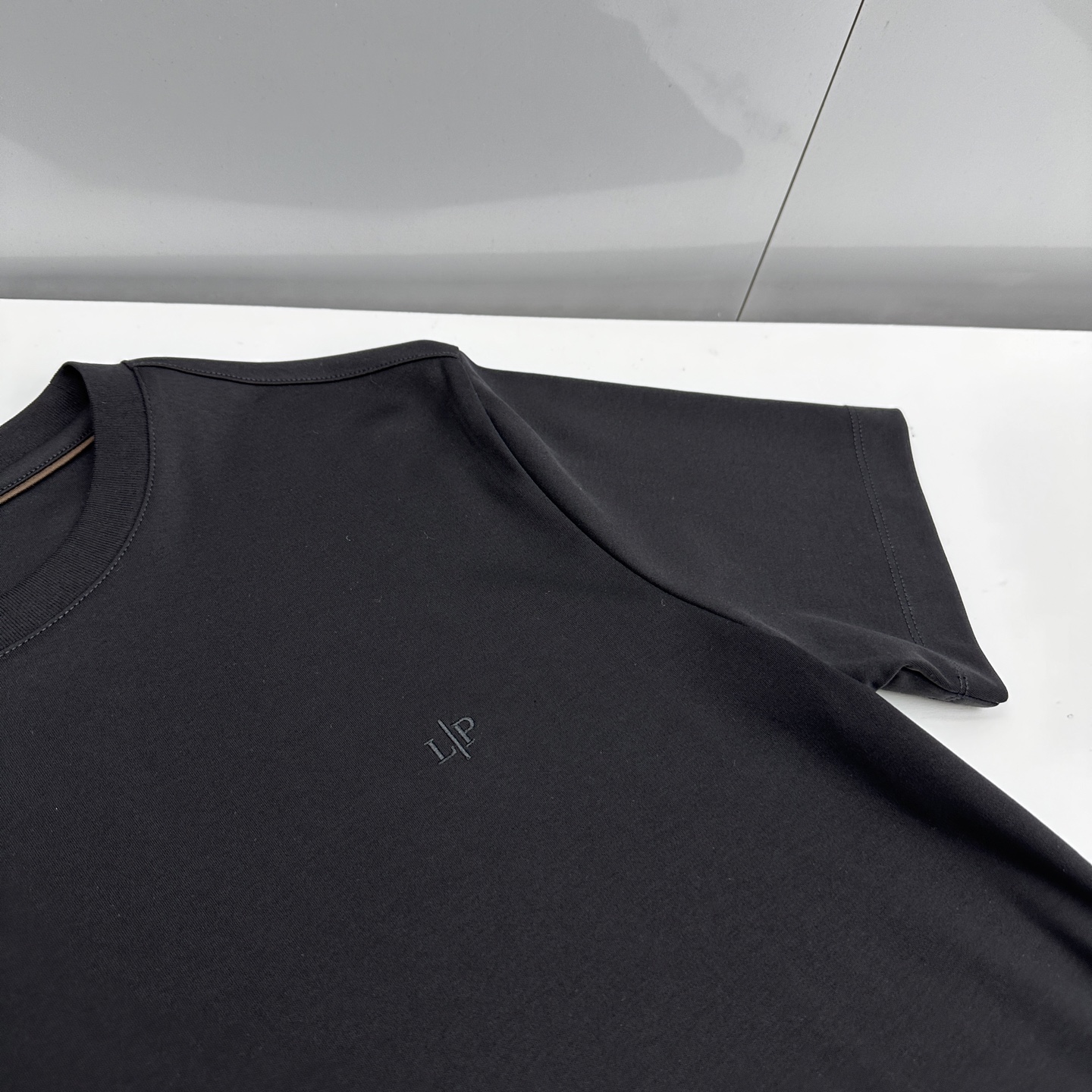 🆕lP🆕 春夏新款简约休闲短袖 精选新疆长绒棉 纱线环保染色定型 面料洗水上身软软舒适 多元化搭配 符合