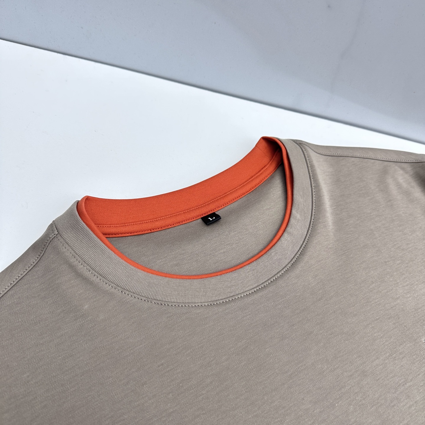 🆕Hermes爱马仕 2026春夏新款简约休闲短袖 精选新疆长绒棉 纱线环保染色定型 面料洗水上身软软舒