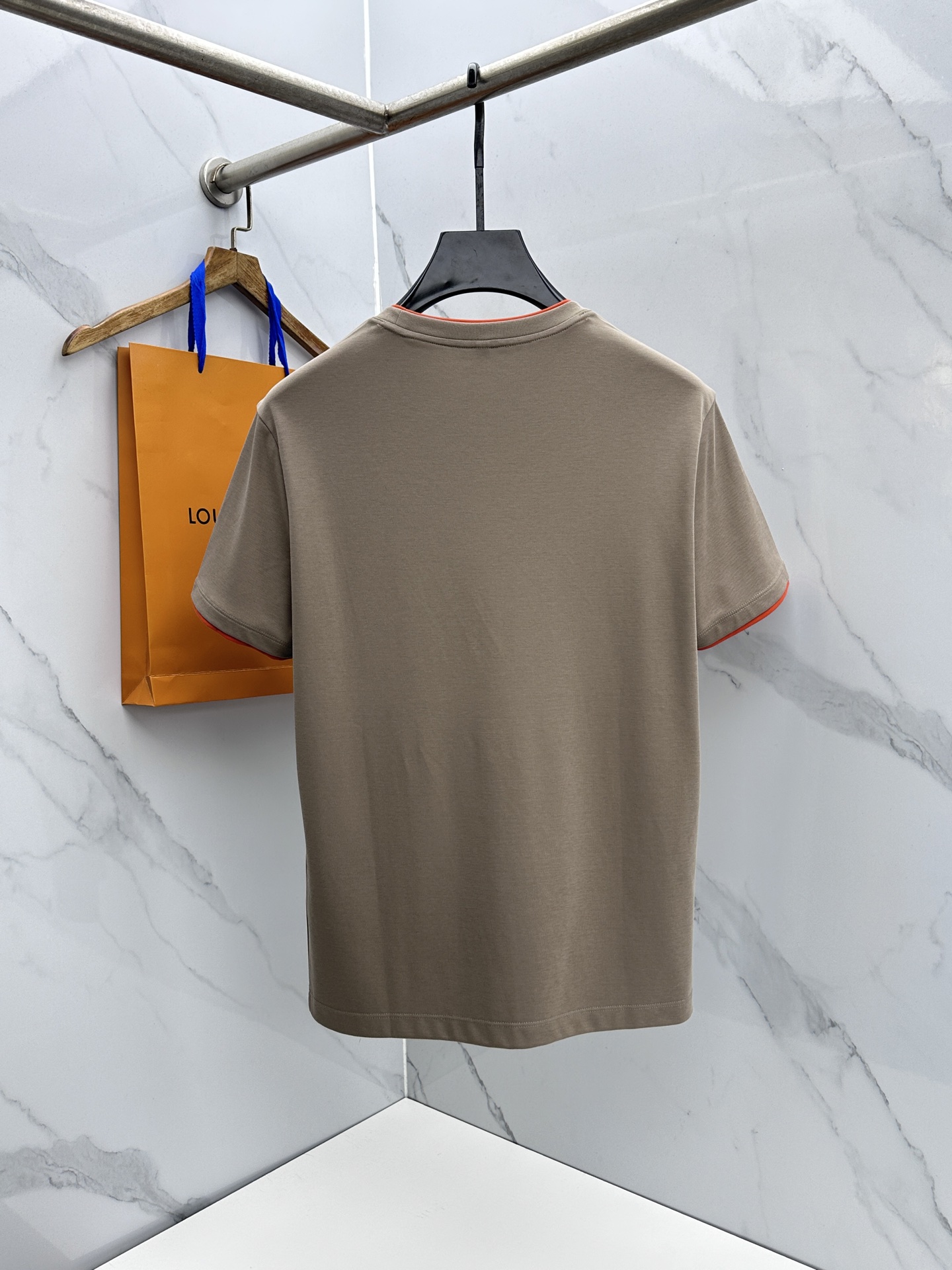 🆕Hermes爱马仕 2026春夏新款简约休闲短袖 精选新疆长绒棉 纱线环保染色定型 面料洗水上身软软舒