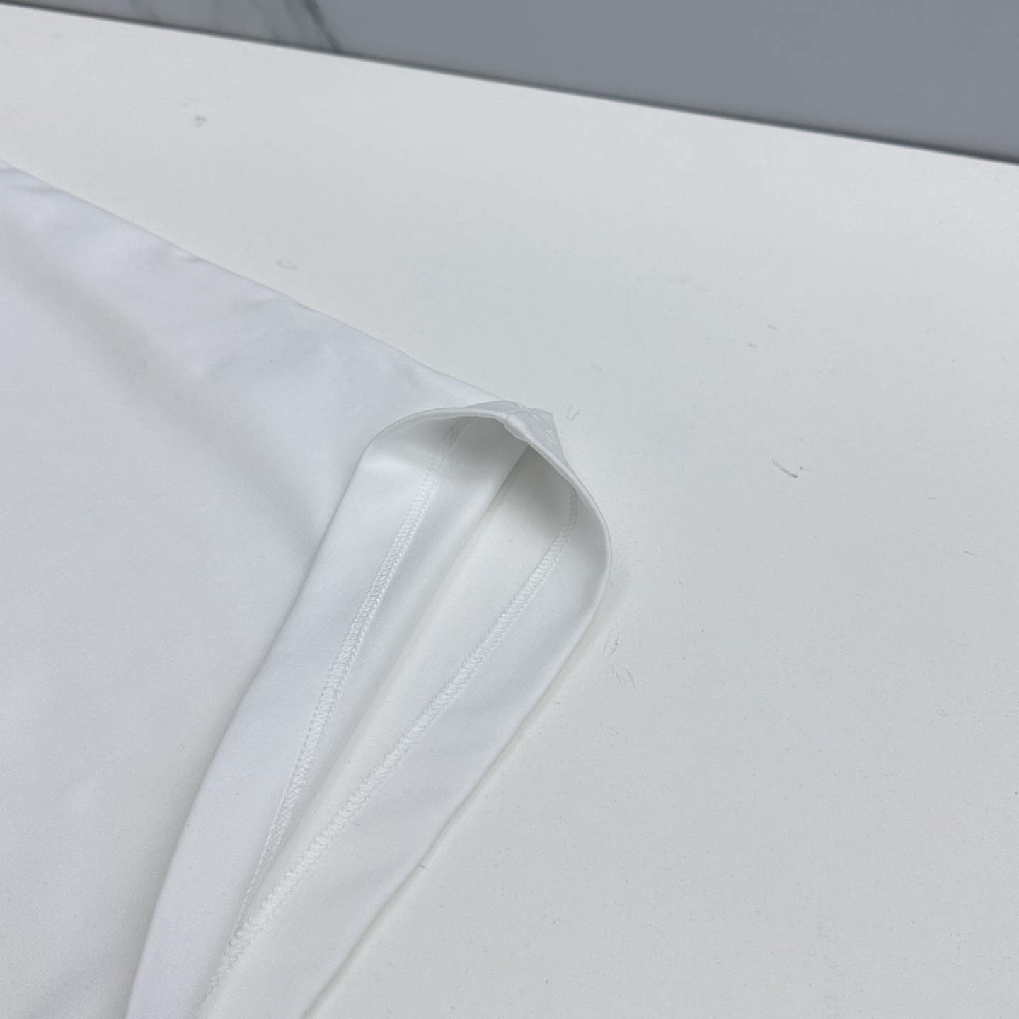 🆕Hermes爱马仕 2026春夏新款简约休闲短袖 精选新疆长绒棉 纱线环保染色定型 面料洗水上身软软舒