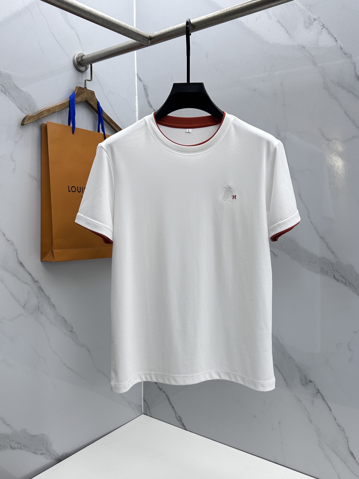 🆕Hermes爱马仕 2026春夏新款简约休闲短袖 精选新疆长绒棉 纱线环保染色定型 面料洗水上身软软舒