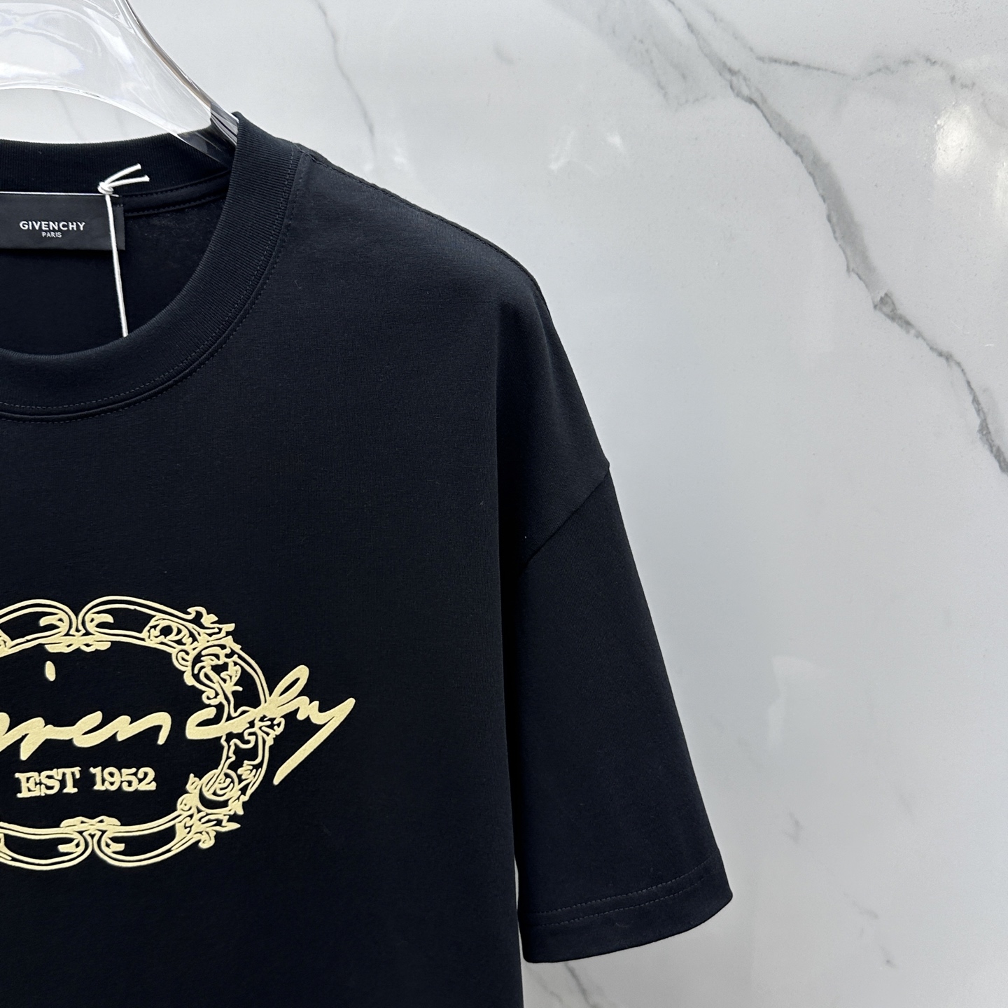 🆕Gvc纪梵希 2026春夏新款印花短袖 双纱纯棉面料 多元化搭配 是眼下时尚前沿的创新趋势 复古与现代