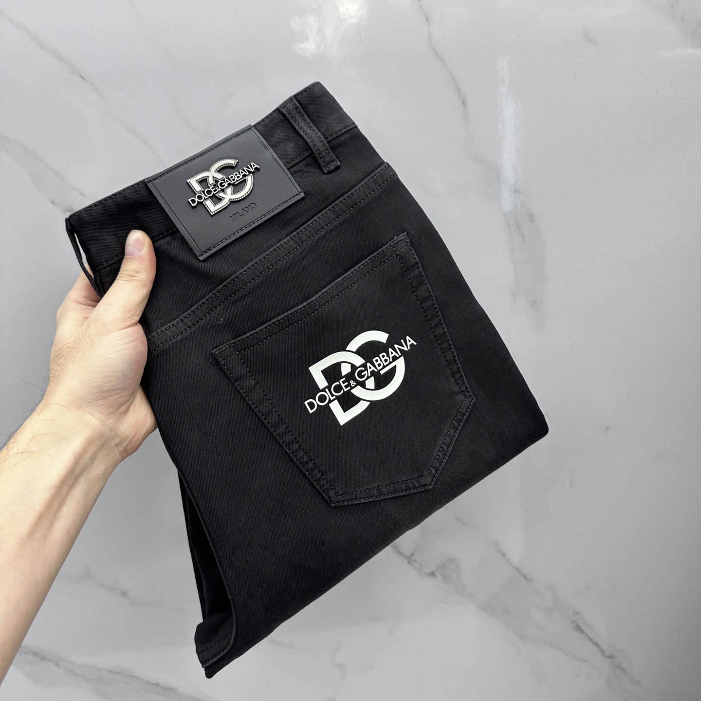 NO:690737,DG Dolce & Gabbana high-end customization, the latest jeans, sold simultaneously at the counter, original customized replicas, customer-supplied hardware accessories, original quality, imported solid-color denim fabrics, heavy washing, fine workmanship, and excellent upper body!  Preferred item Produced by A11 Size 30-38 No 35.37, Dolce&Gabbana,jeans,19860909DG杜嘉班纳 高端定制、最新款牛仔裤 柜台同步发售 原版定制复刻 客供五金辅料 原单品质 进口固色牛仔面料 重工洗水 做工走线精细 上身绝佳！优选单品 A11出品 码数30-38无35.37,,Dolce&Gabbana,jeans,,Men's clothing