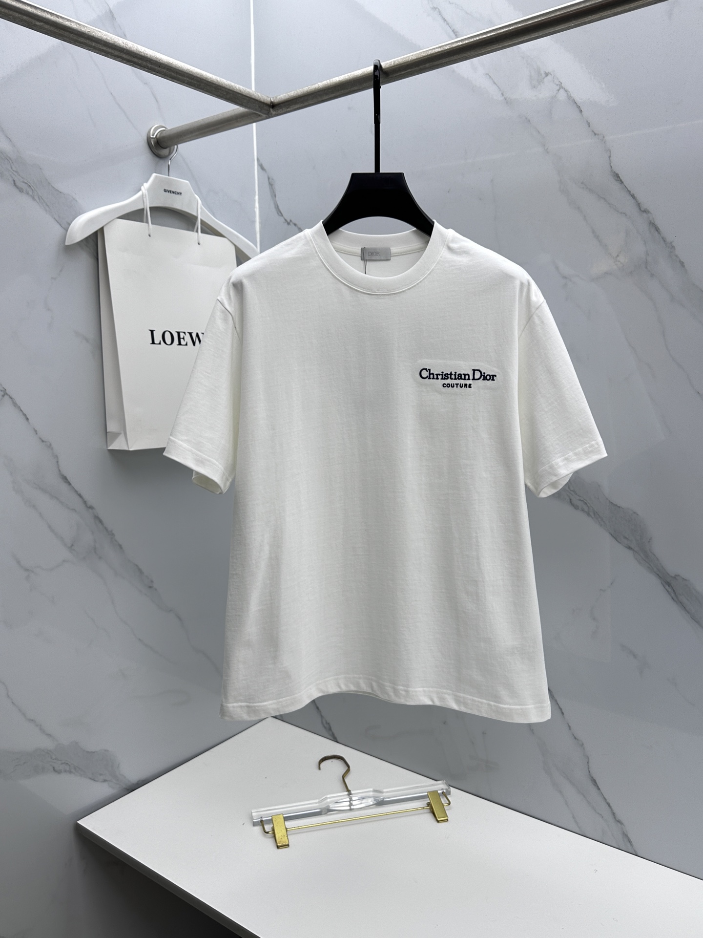🆕Dior迪奥 2026春夏新款刺绣logo短袖 官网同款T恤 双纱纯棉面料 多元化搭配 是眼下时尚前沿
