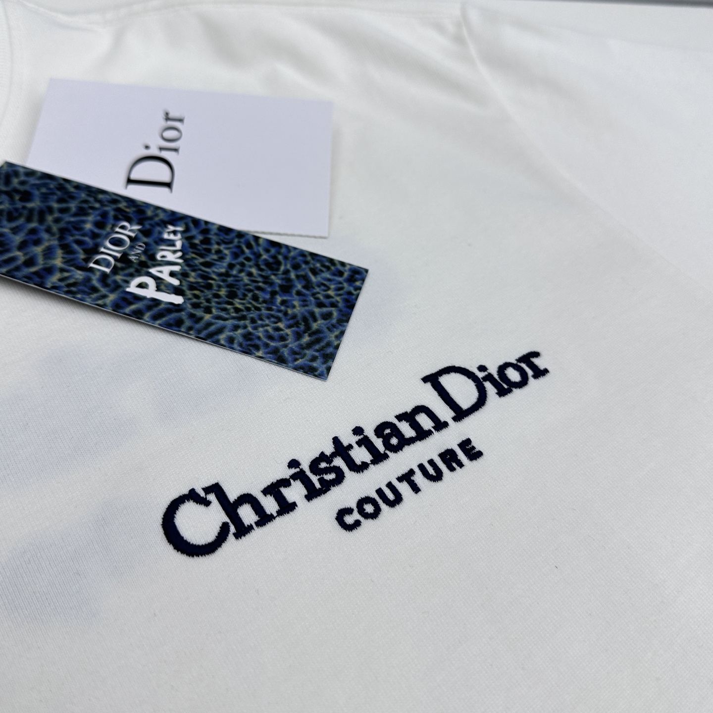 🆕Dior迪奥 2026春夏新款刺绣logo短袖 官网同款T恤 双纱纯棉面料 多元化搭配 是眼下时尚前沿