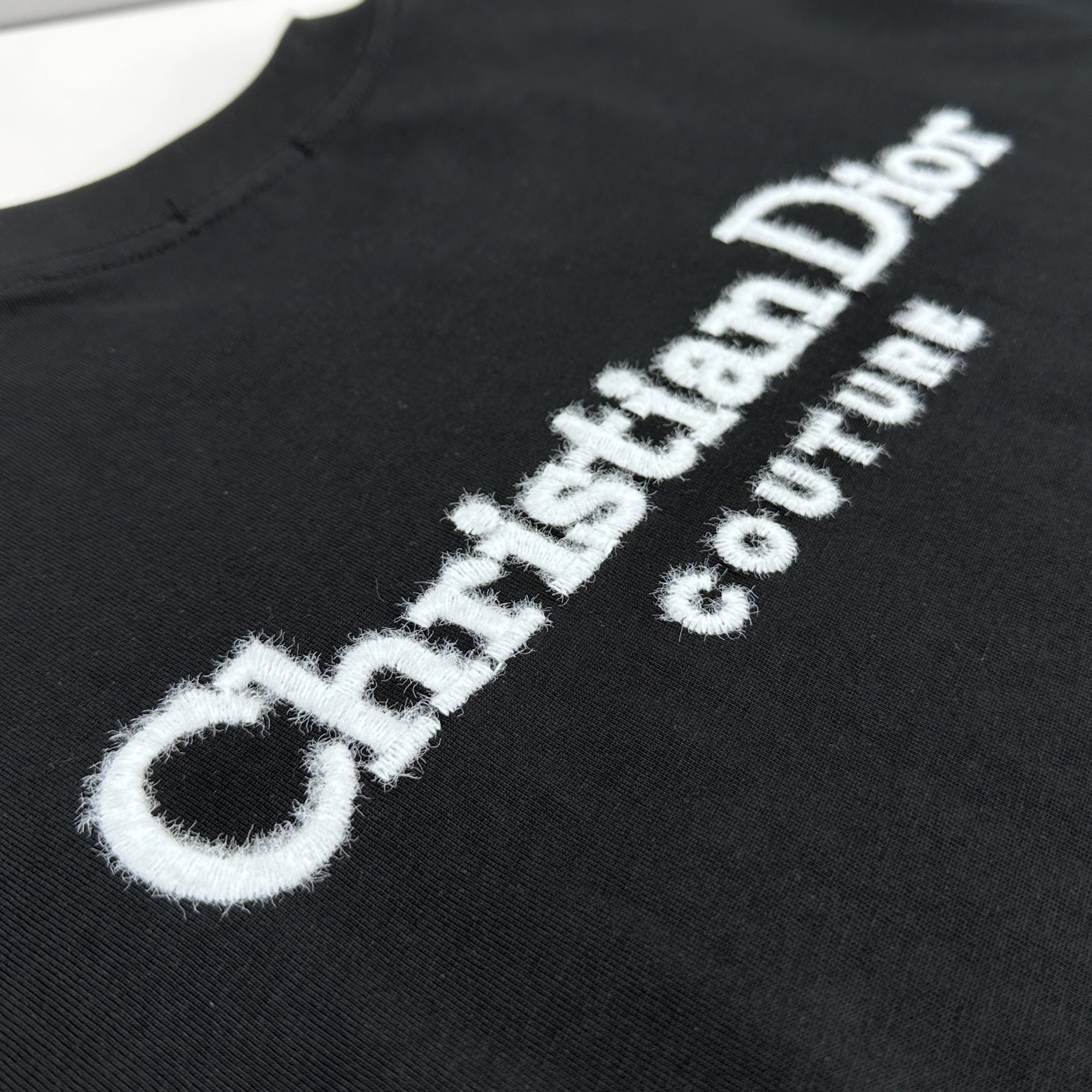 🆕Dior迪奥 2026春夏新款刺绣logo短袖 官网同款T恤 双纱纯棉面料 多元化搭配 是眼下时尚前沿