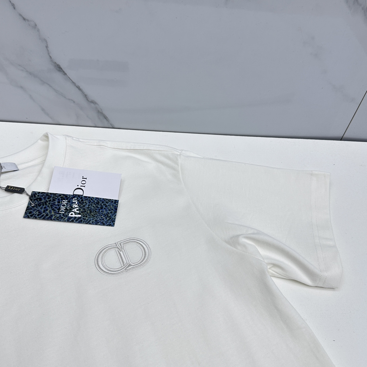 🆕Dior迪奥 2026春夏新款刺绣logo短袖 官网同款T恤 双纱纯棉面料 多元化搭配 是眼下时尚前沿