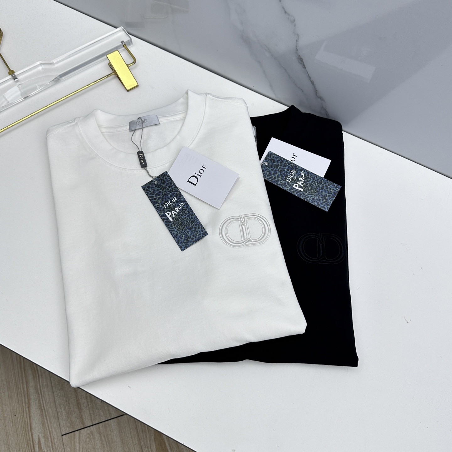 🆕Dior迪奥 2026春夏新款刺绣logo短袖 官网同款T恤 双纱纯棉面料 多元化搭配 是眼下时尚前沿