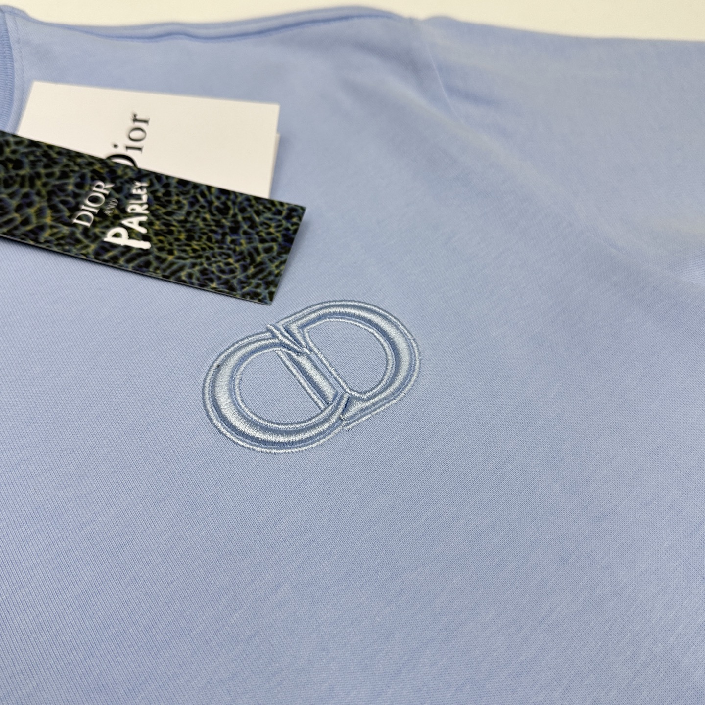 🆕Dior迪奥 2026春夏新款刺绣logo短袖 官网同款T恤 双纱纯棉面料 多元化搭配 是眼下时尚前沿
