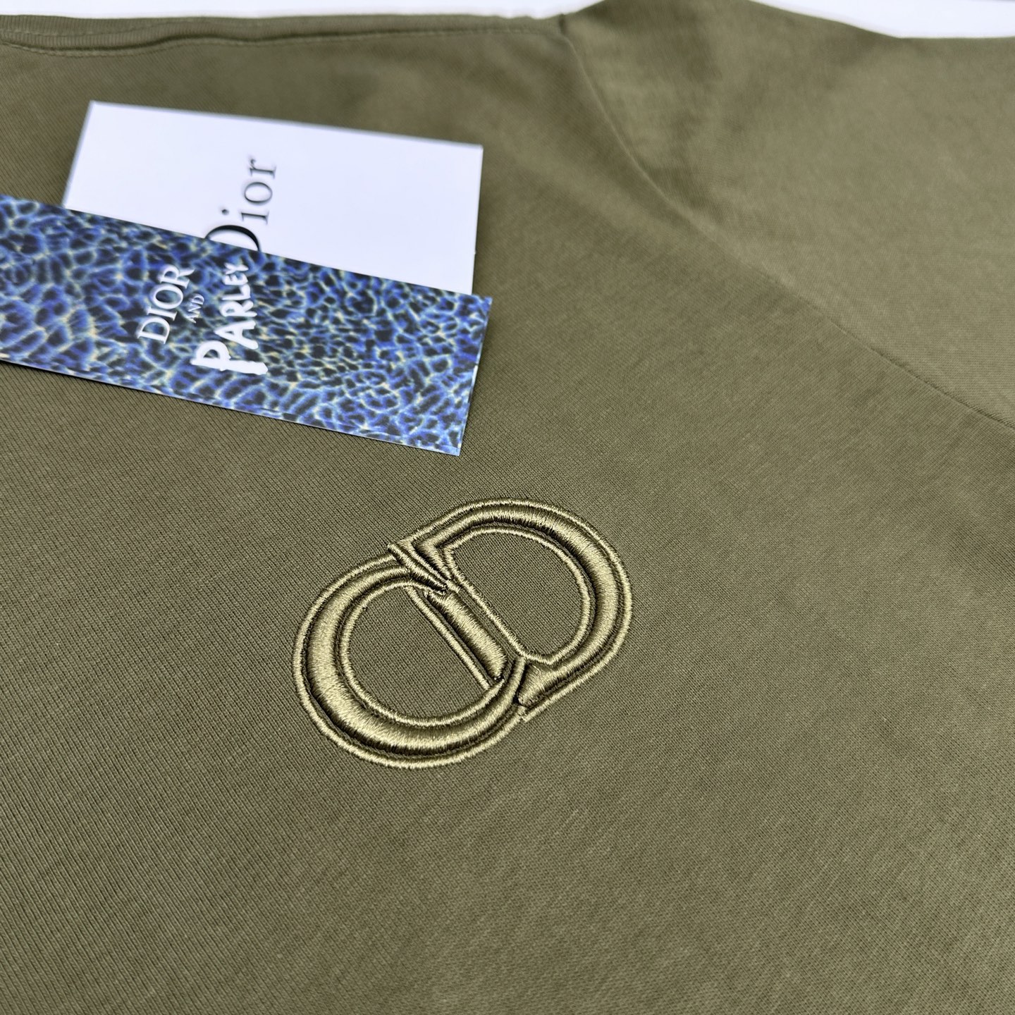 🆕Dior迪奥 2026春夏新款刺绣logo短袖 官网同款T恤 双纱纯棉面料 多元化搭配 是眼下时尚前沿