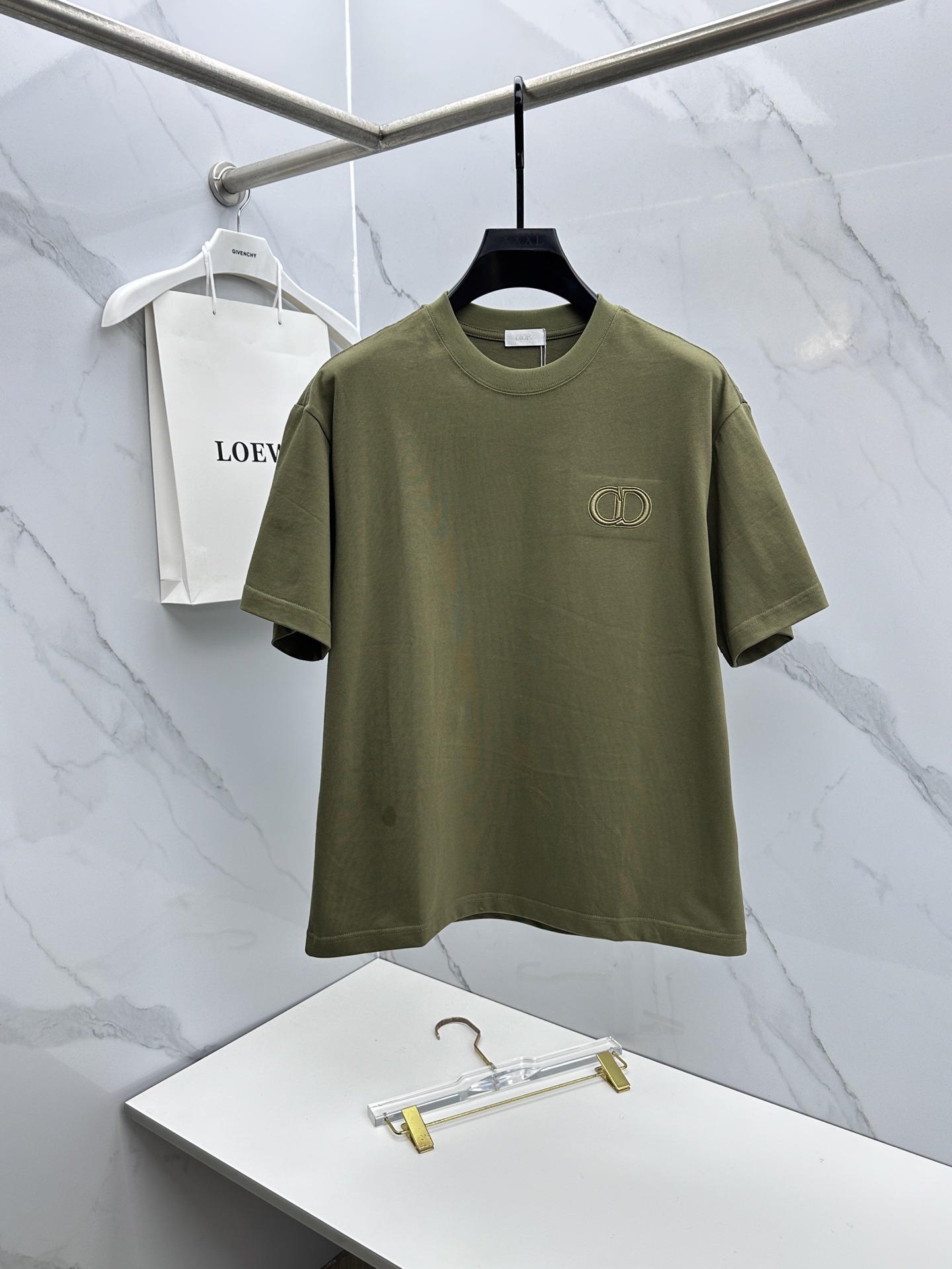 🆕Dior迪奥 2026春夏新款刺绣logo短袖 官网同款T恤 双纱纯棉面料 多元化搭配 是眼下时尚前沿