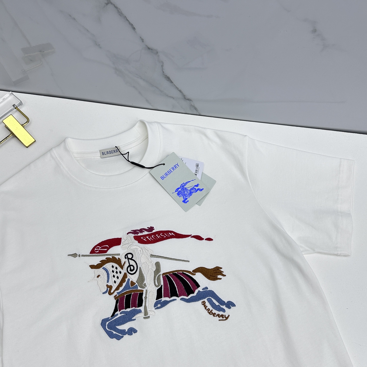 🆕BBR巴宝莉 2026春夏新款马术骑士徽标刺绣短袖 官网同款T恤 双纱纯棉面料 多元化搭配 是眼下时尚