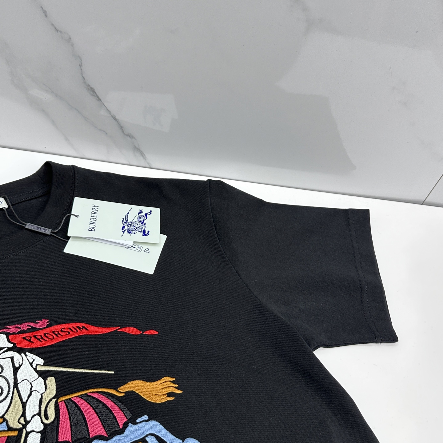 🆕BBR巴宝莉 2026春夏新款马术骑士徽标刺绣短袖 官网同款T恤 双纱纯棉面料 多元化搭配 是眼下时尚