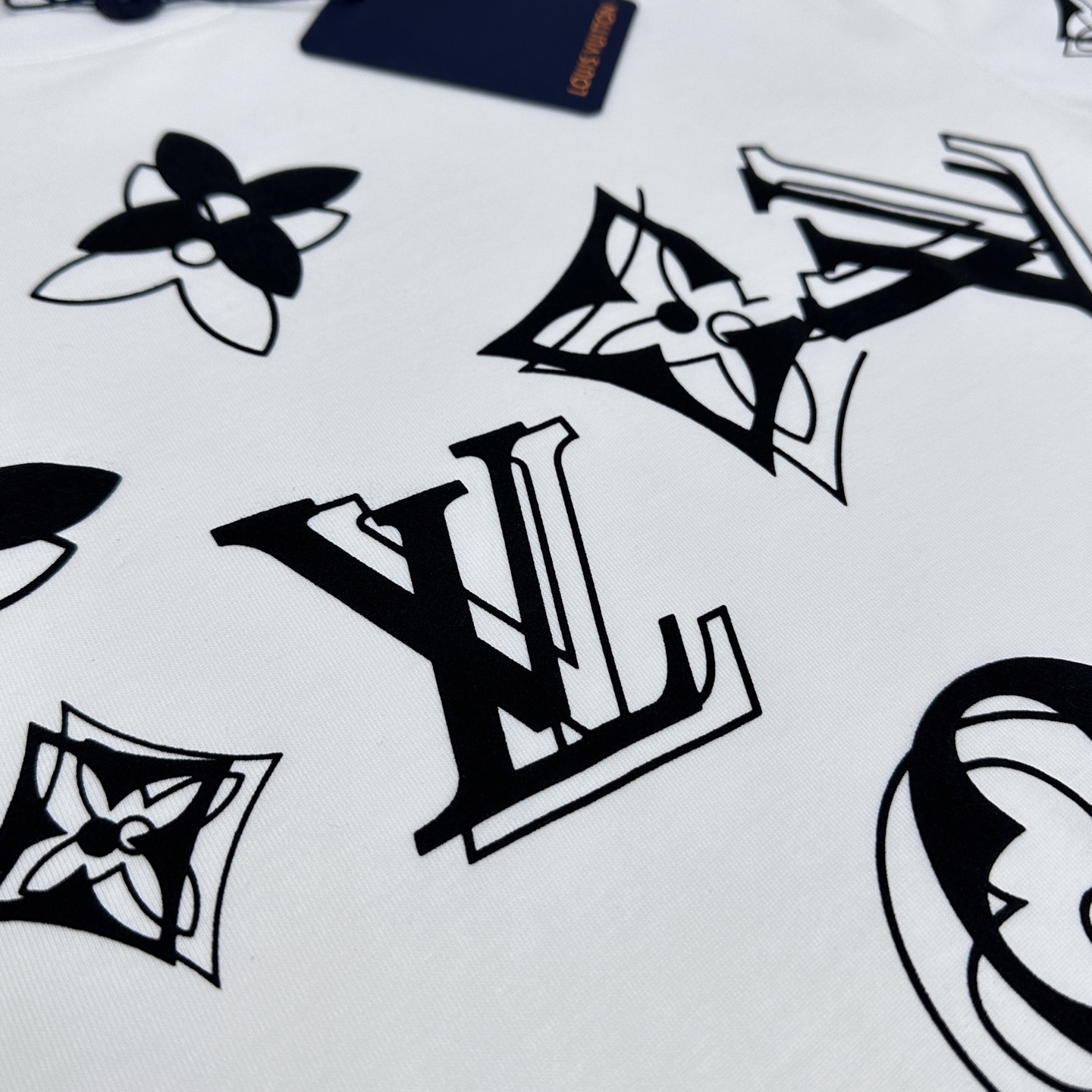 🆕LV路易威登 2026春夏新款logo印花短袖 官网同款T恤 双纱纯棉面料 多元化搭配 是眼下时尚前沿