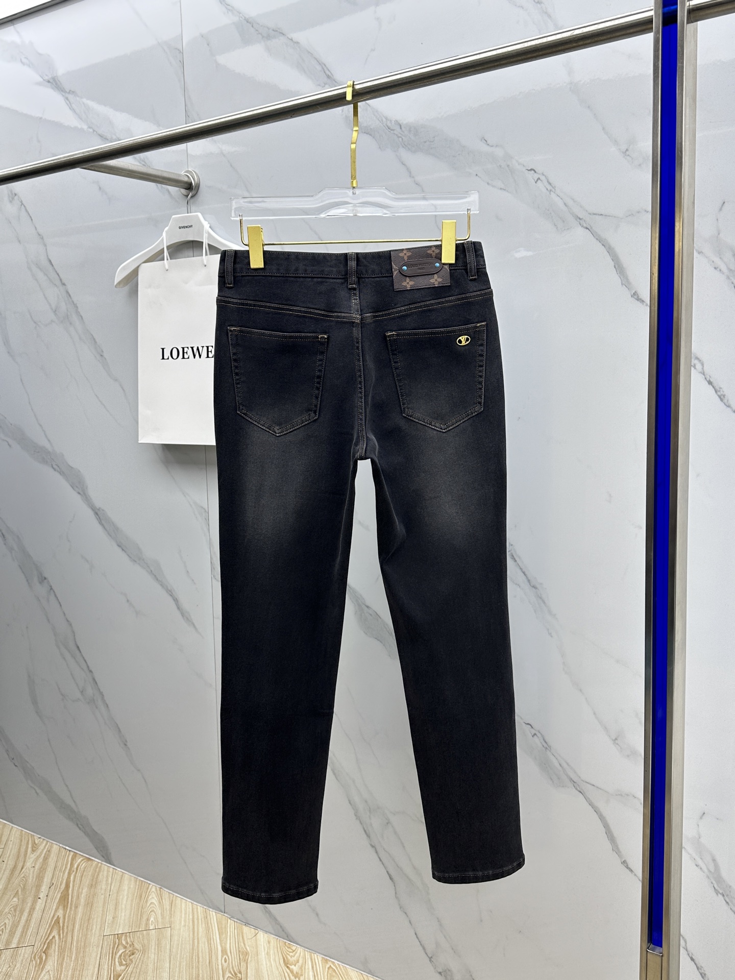 🆕LV路易威登 🔥高端定制、2025秋冬最新款牛仔裤 柜台同步发售 原版定制复刻 客供五金辅料 原单品质